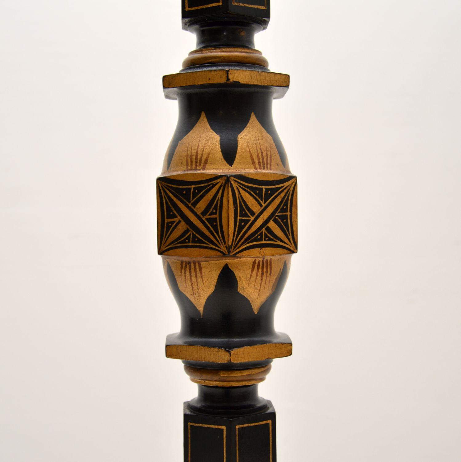 Antike lackierte Chinoiserie-Stehlampe im Angebot 1