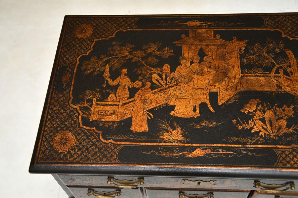 Ancienne table d'appoint basse laquée style chinoiserie Bon état - En vente à London, GB