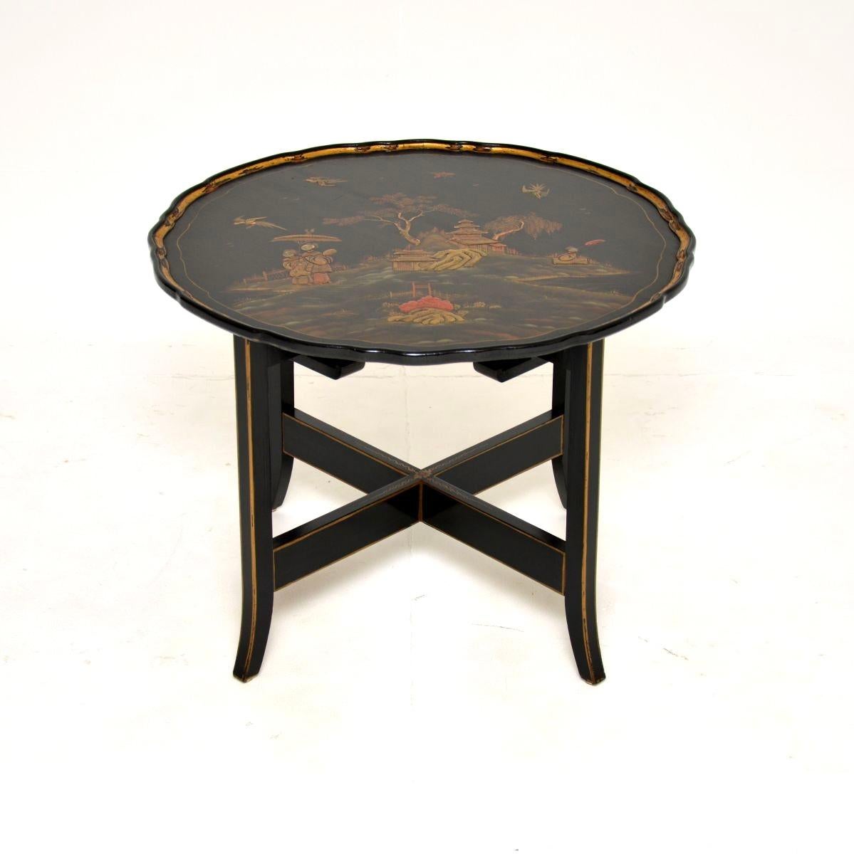 Mesa nido Chinoiserie Lacada Antigua principios del siglo XX en venta