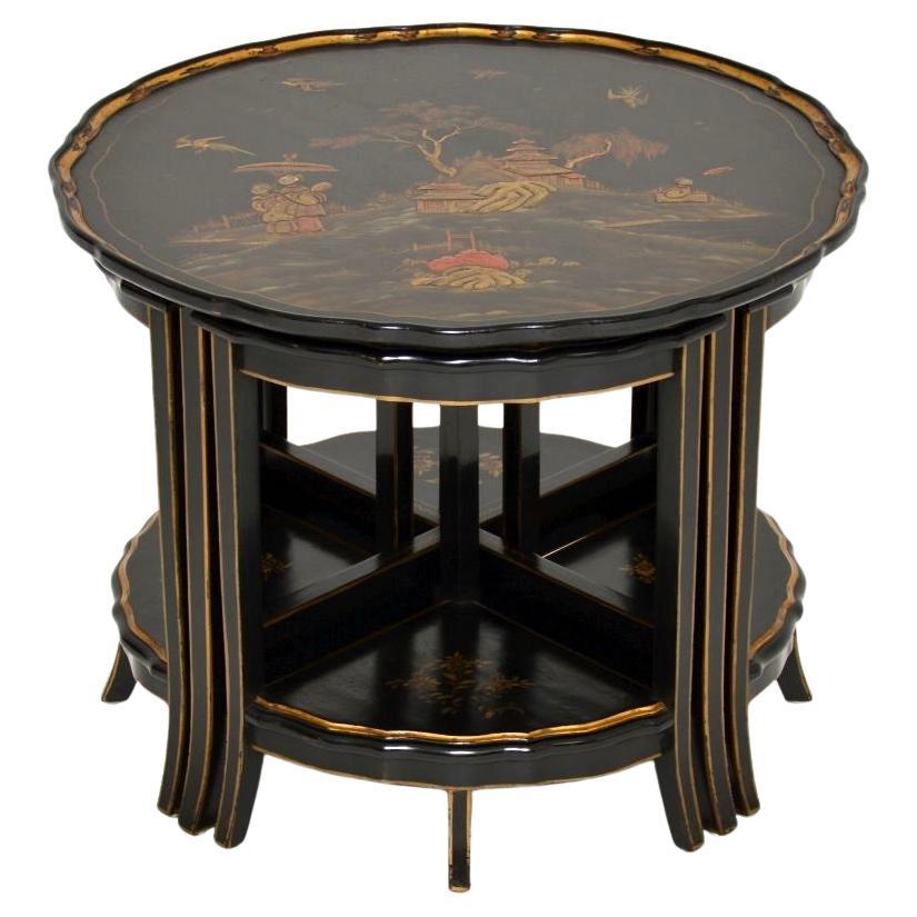 Mesa nido Chinoiserie Lacada Antigua en venta