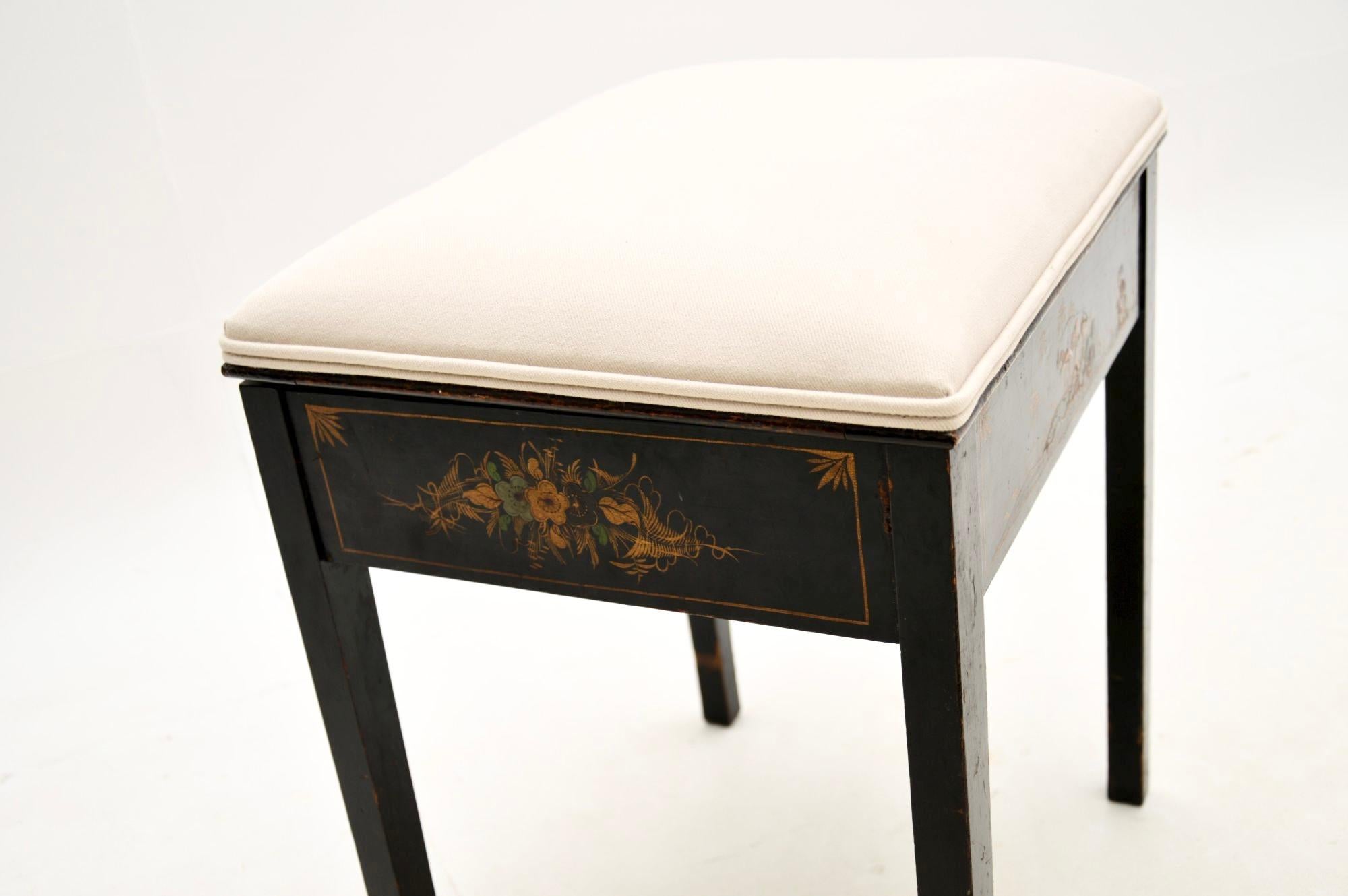 Antique Lacquered Chinoiserie Piano Stool For Sale 2
