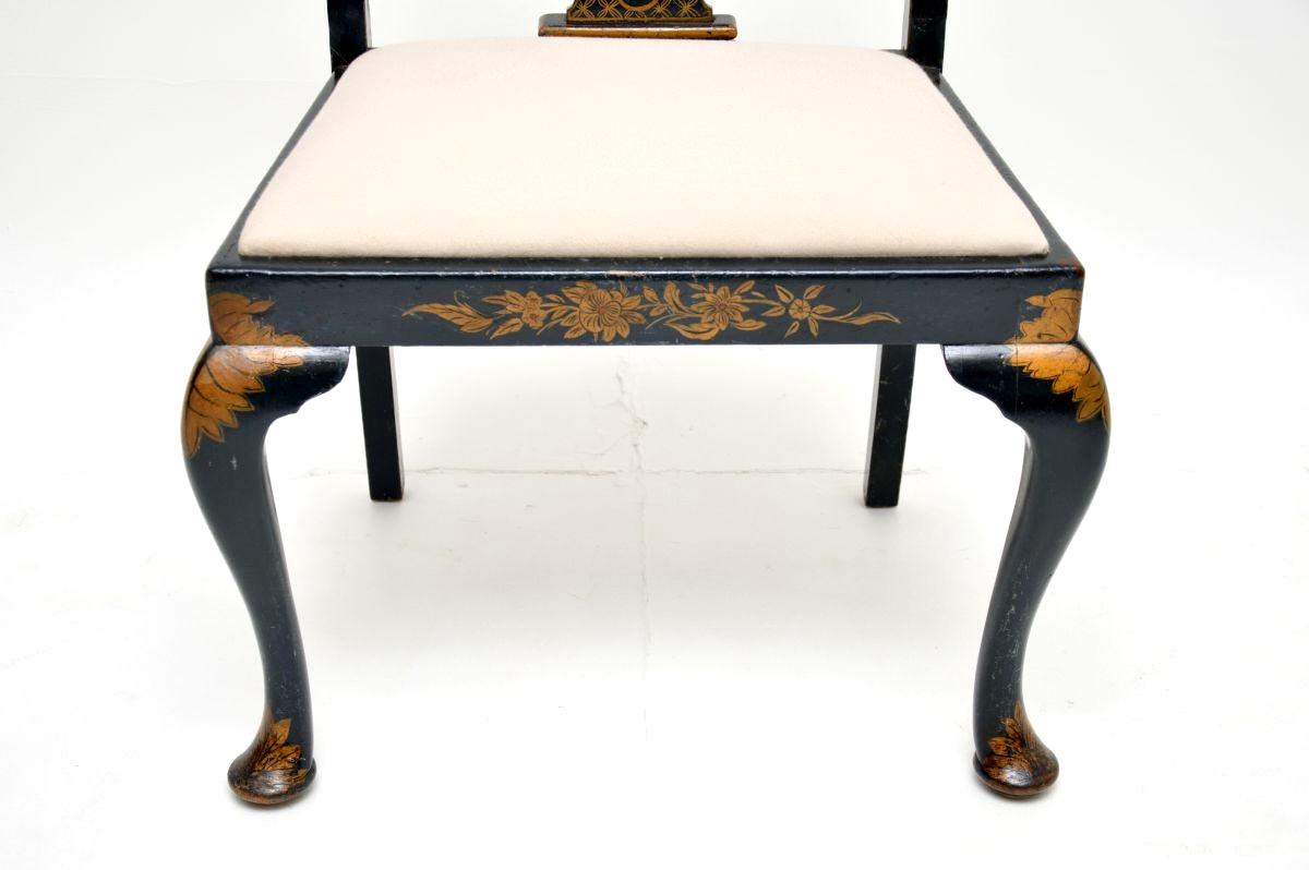 Antiker lackierter Chinoiserie-Hocker im Angebot 3