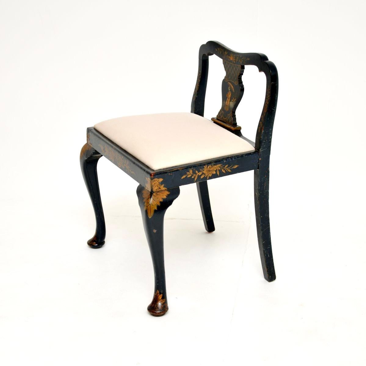 Antiker lackierter Chinoiserie-Hocker im Zustand „Gut“ im Angebot in London, GB