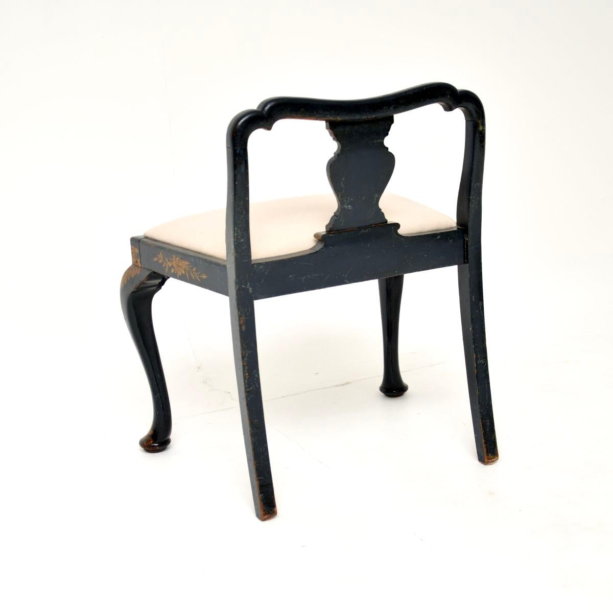 Antiker lackierter Chinoiserie-Hocker (Frühes 20. Jahrhundert) im Angebot