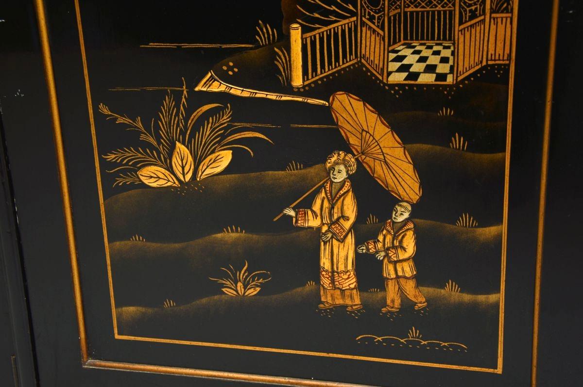 Antique Lacquered Chinoiserie Wardrobe For Sale 10