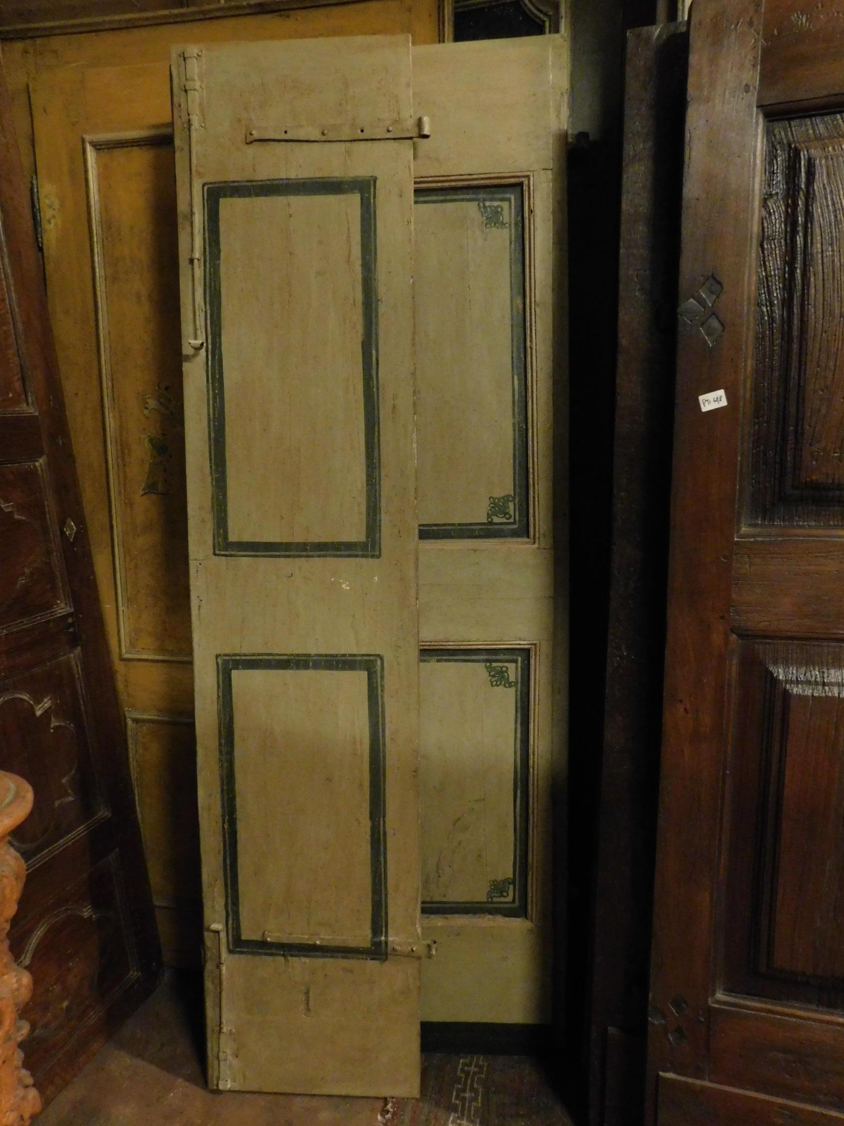 Antique Lacquered Double Door, Beige with Green Decorations, Original Irons For Sale 5