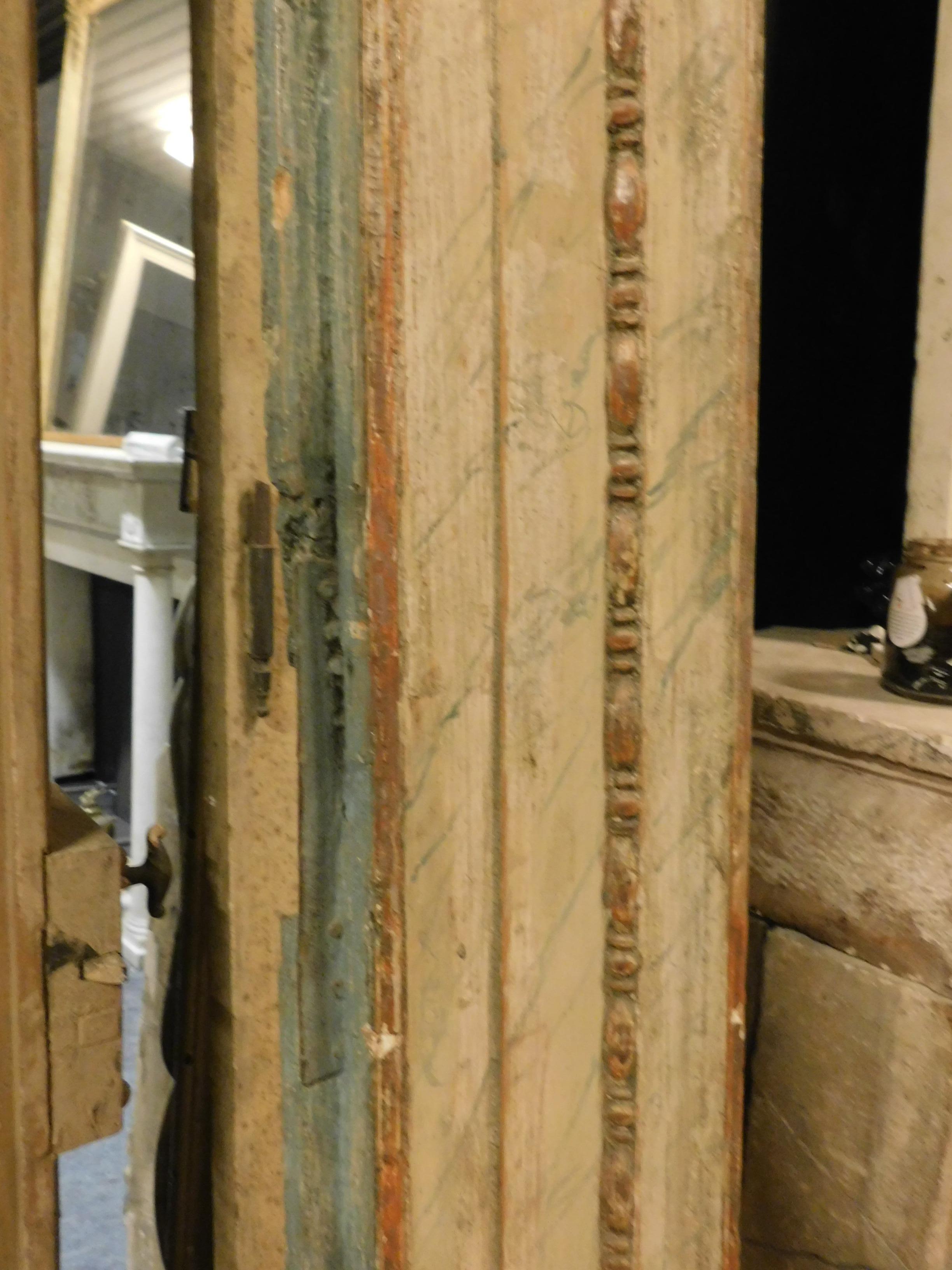 Peuplier Cadre laqué ancien, Passage avec frises en forme de Charles X, Italie en vente