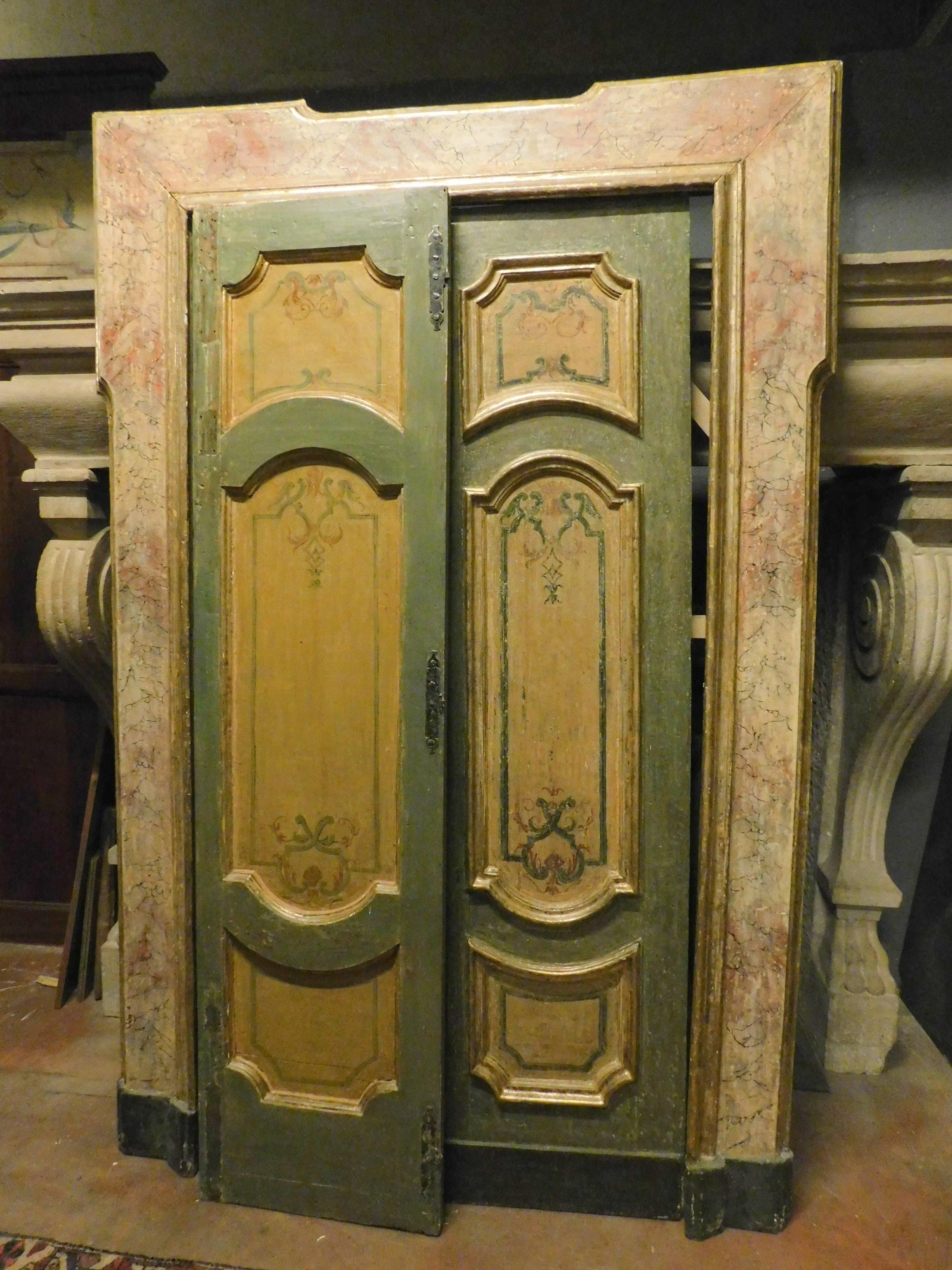 Antique Lacquered Gilded Door with Painted Panels, Complete Frame, 1700, Italy For Sale 4