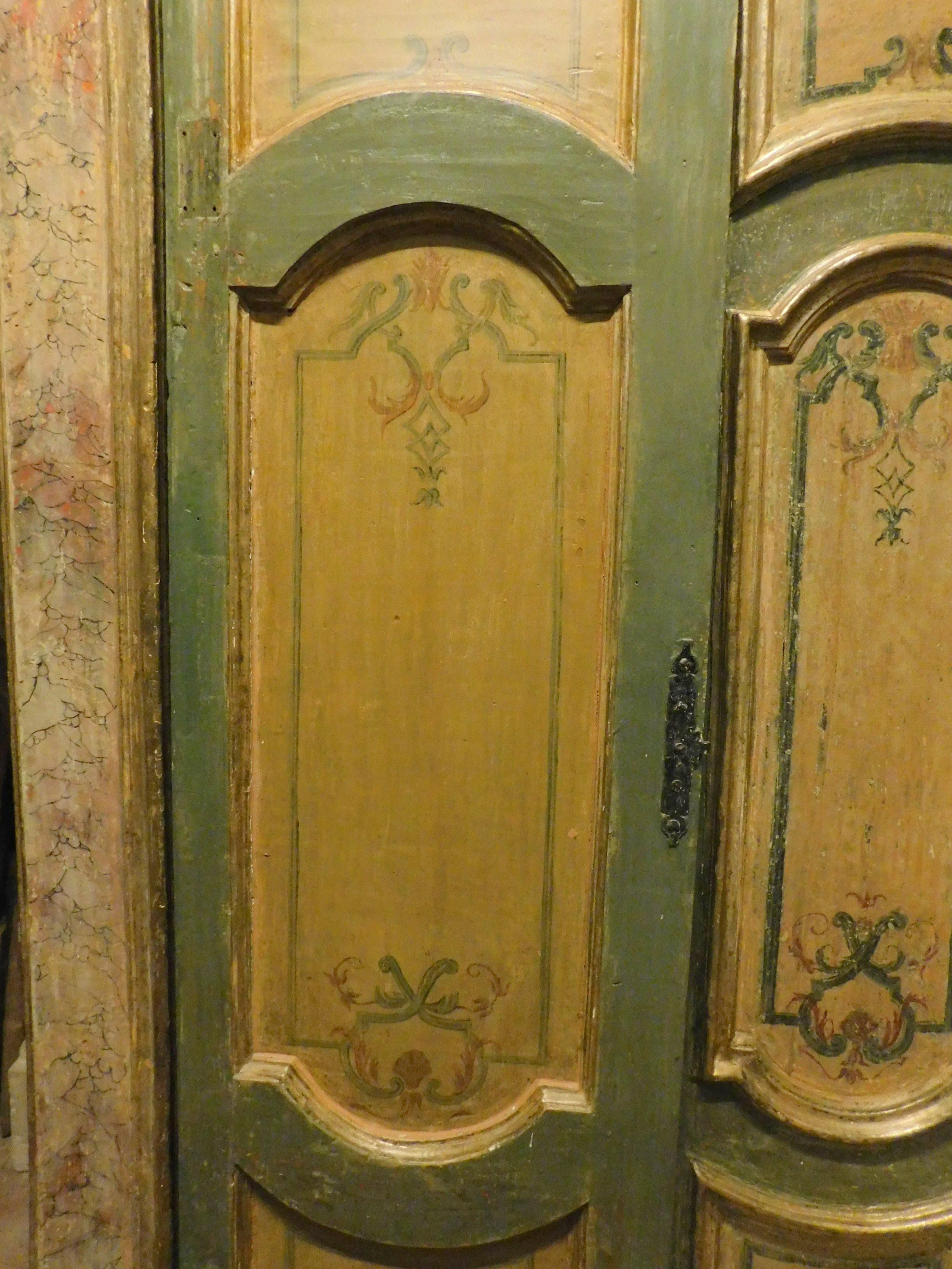 Antique Lacquered Gilded Door with Painted Panels, Complete Frame, 1700, Italy For Sale 5