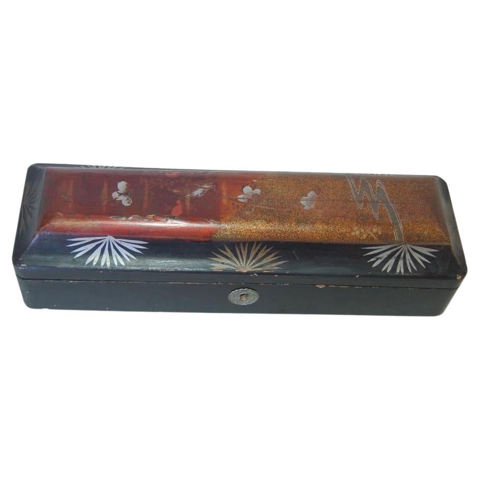 Boîte à bijoux Keepsake en bois de japenese laqué ancien, vers les années 1920 en vente