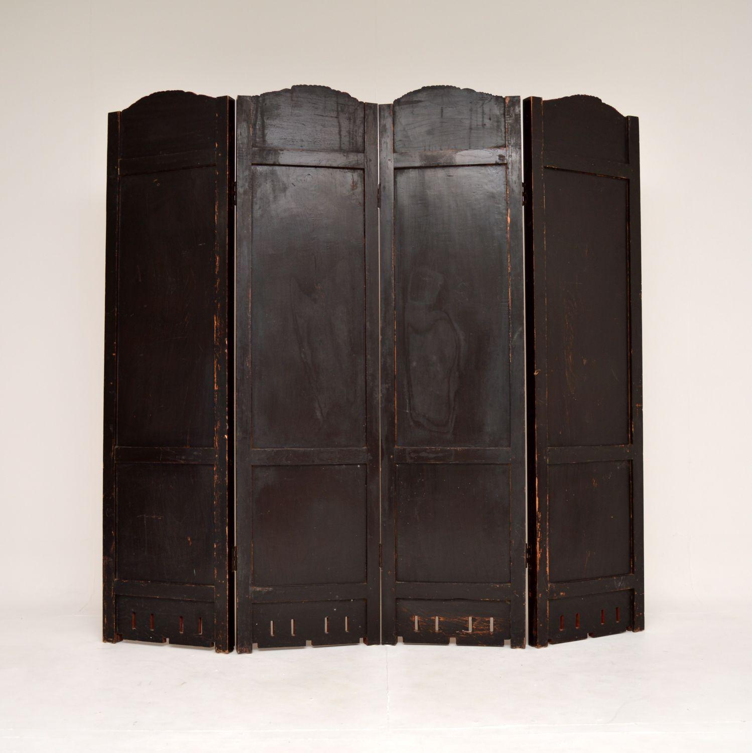 Antique Lacquered Oriental Folding Screen / Room Divider For Sale 4