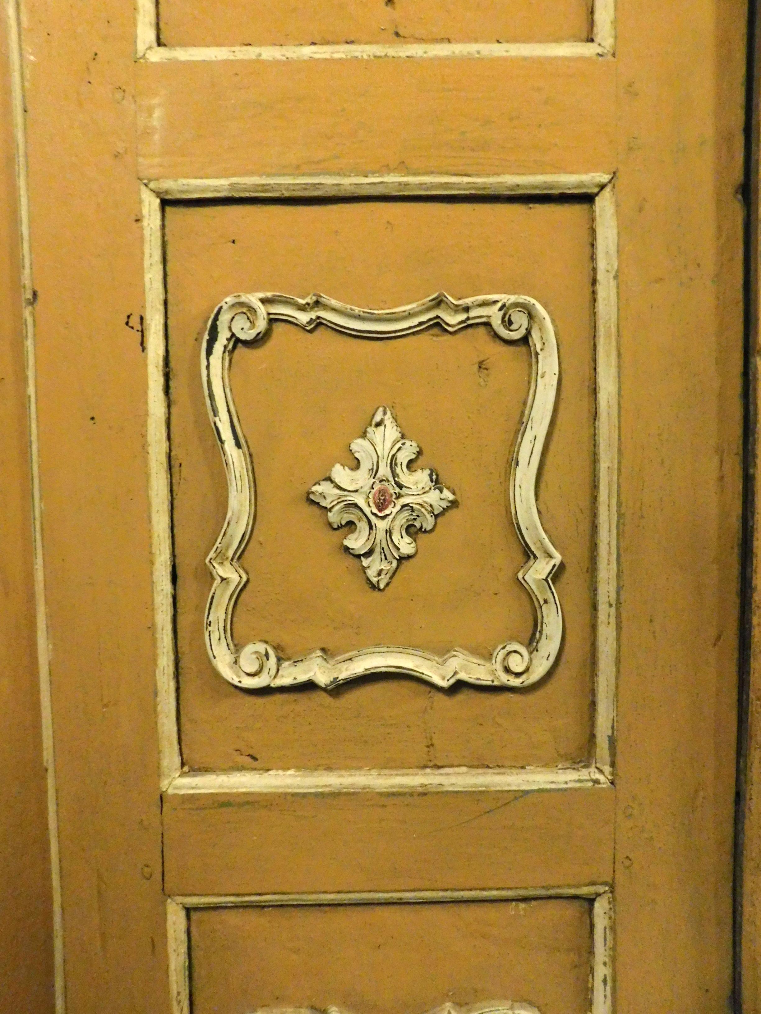 Armario de Pared Antiguo Lacado Puertas Dobles, Amarillo/Blanco, '800 Italia Italiano en venta