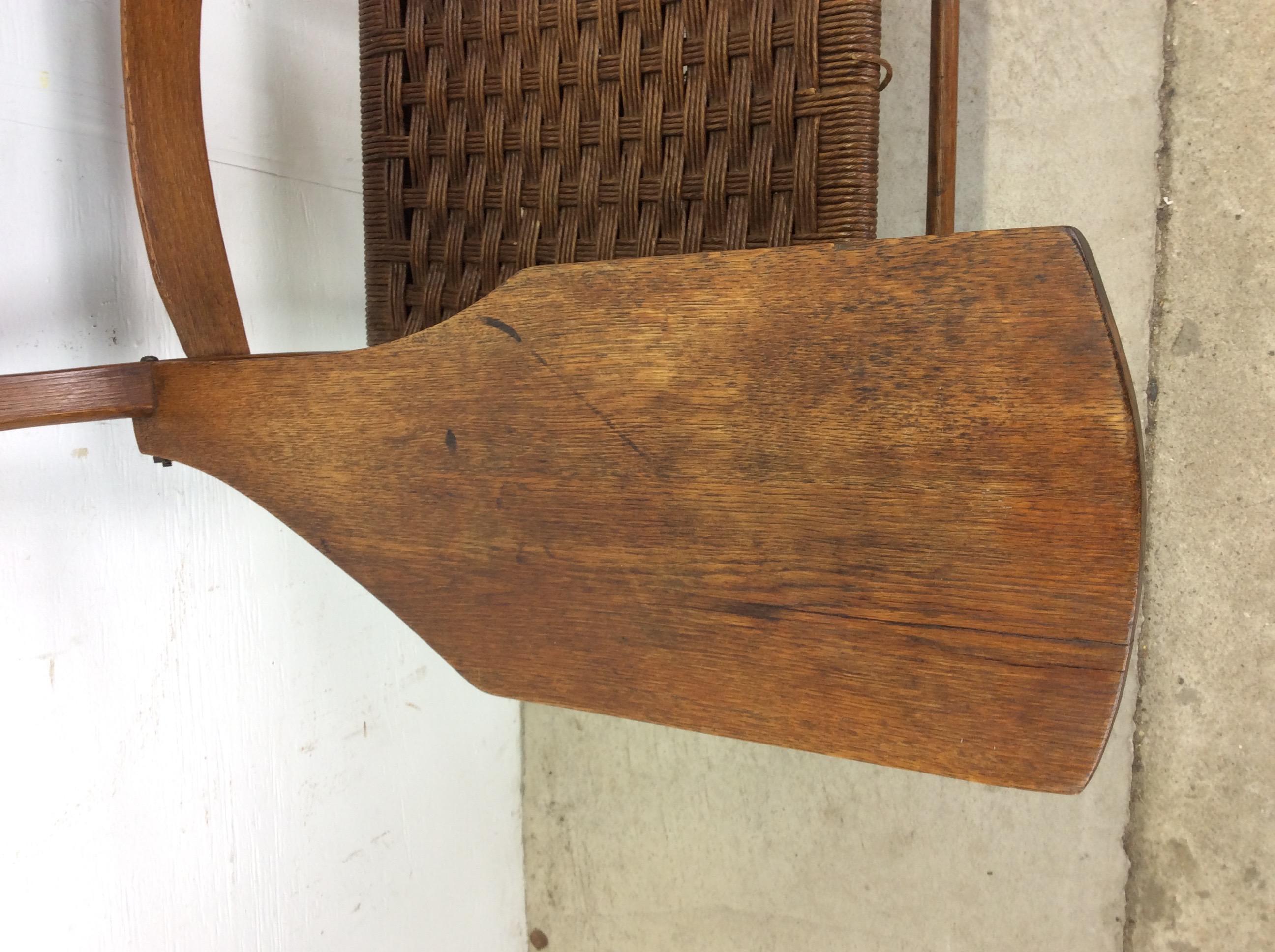 20ième siècle Chaise d'écriture ancienne à dossier en échelle avec siège en jonc en vente
