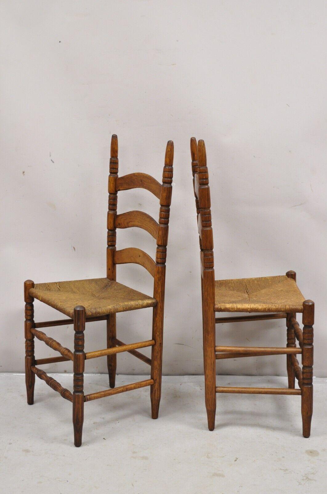 Sedie da pranzo antiche con schienale a scaletta, rustiche e in legno di Oak Oak - Set di 4 sedie in vendita 3