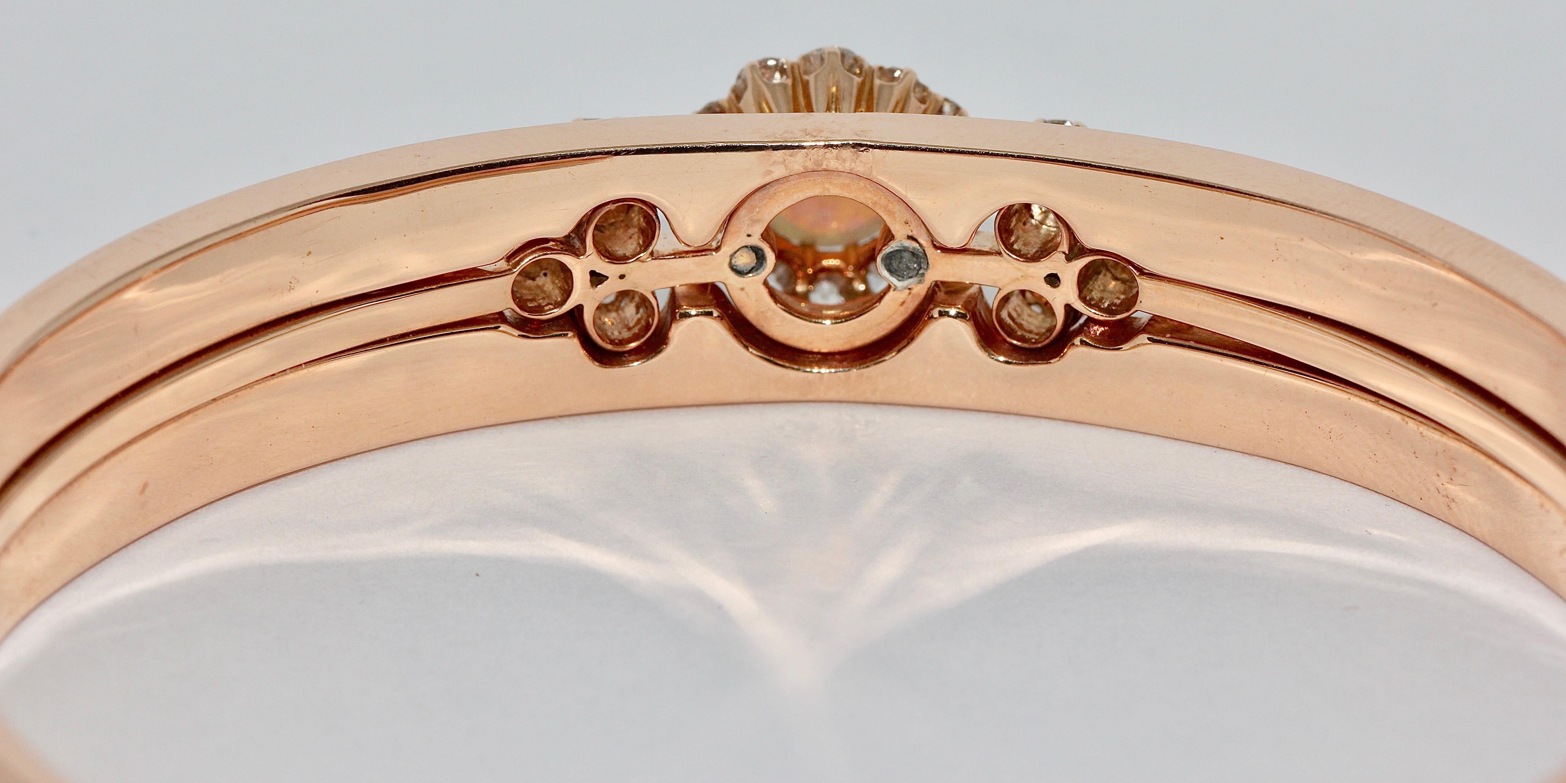 Bracelet jonc ancien pour femme en or rose 14 carats avec opale précieuse et diamants en vente 1