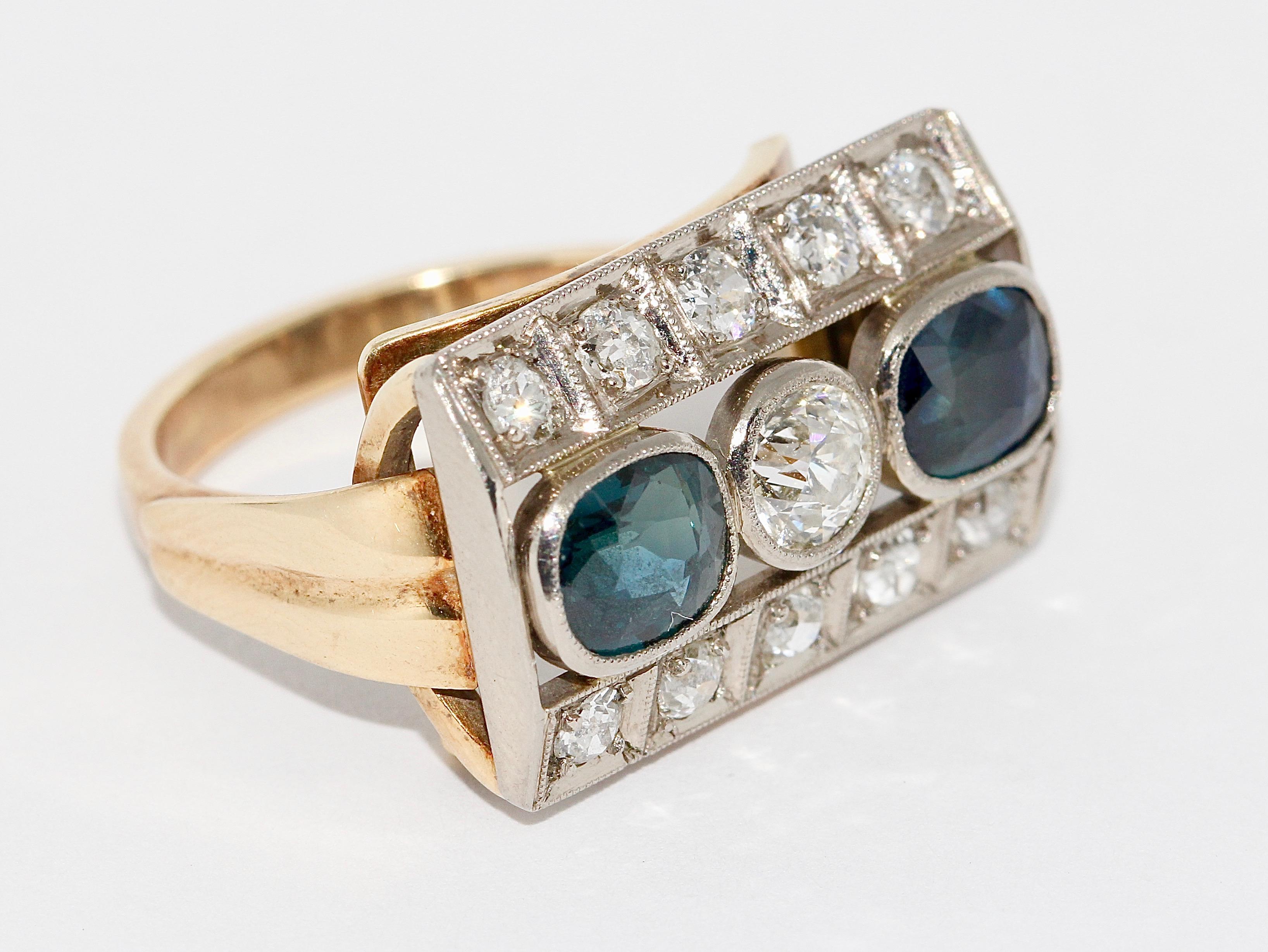 Bague ancienne en or pour femme, avec saphirs et diamants État moyen - En vente à Berlin, DE