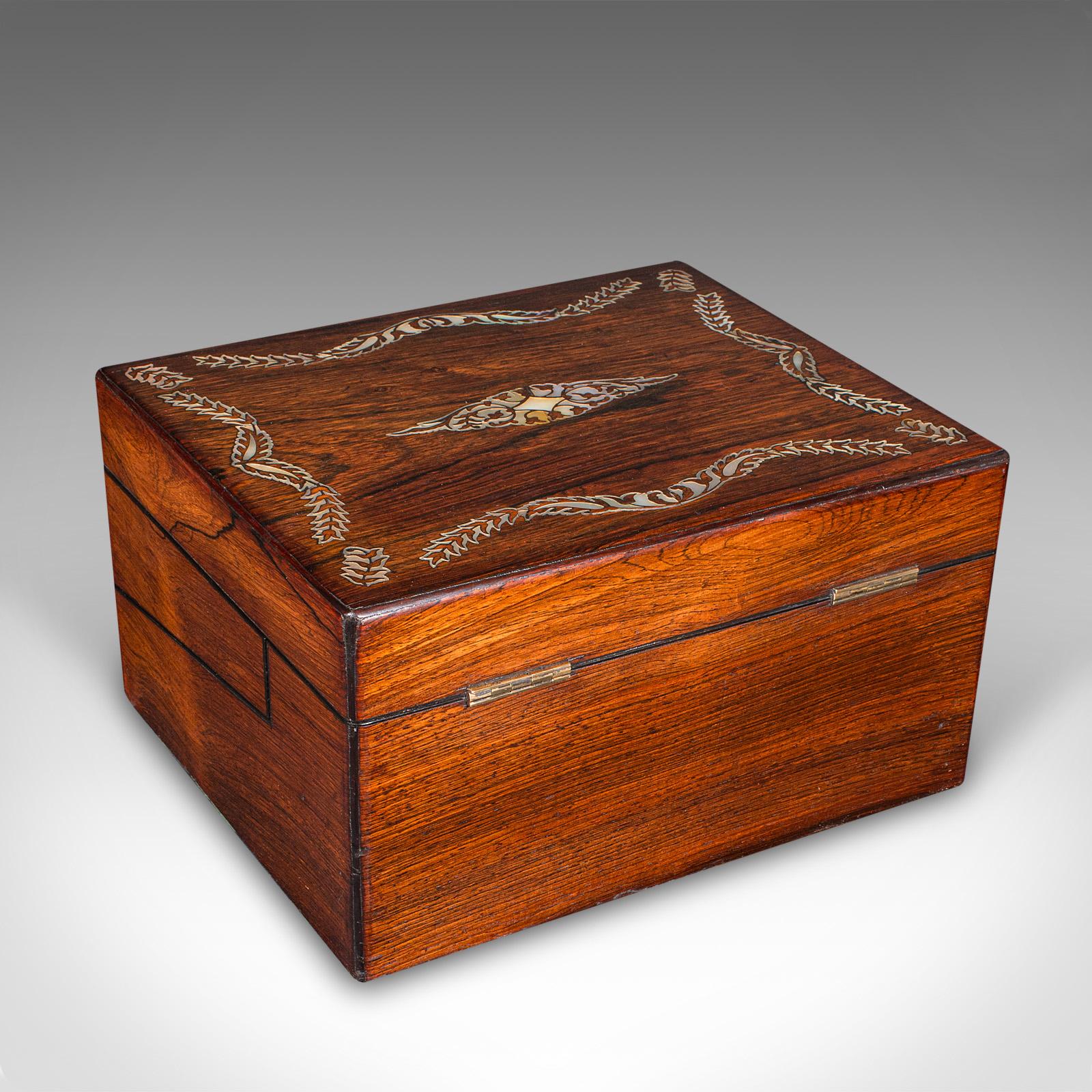 Caja de viaje para señoras antigua, Inglesa, Costurero, Pendiente para escribir, Victoriana siglo XIX en venta
