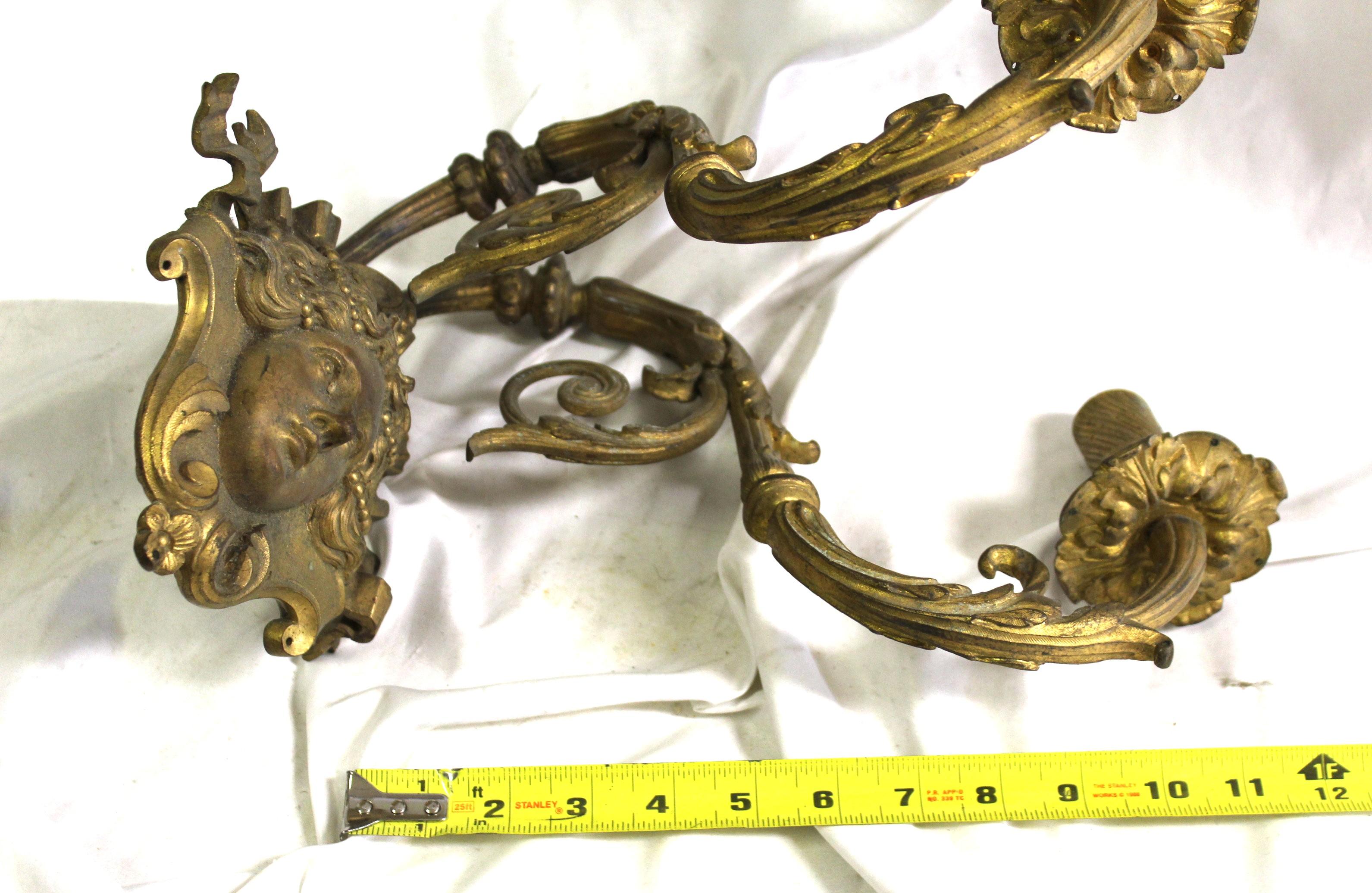 Antiguo  Rostro de Dama , doble brazo , Lámpara Dorada  ,  Una sola Vaciado en venta