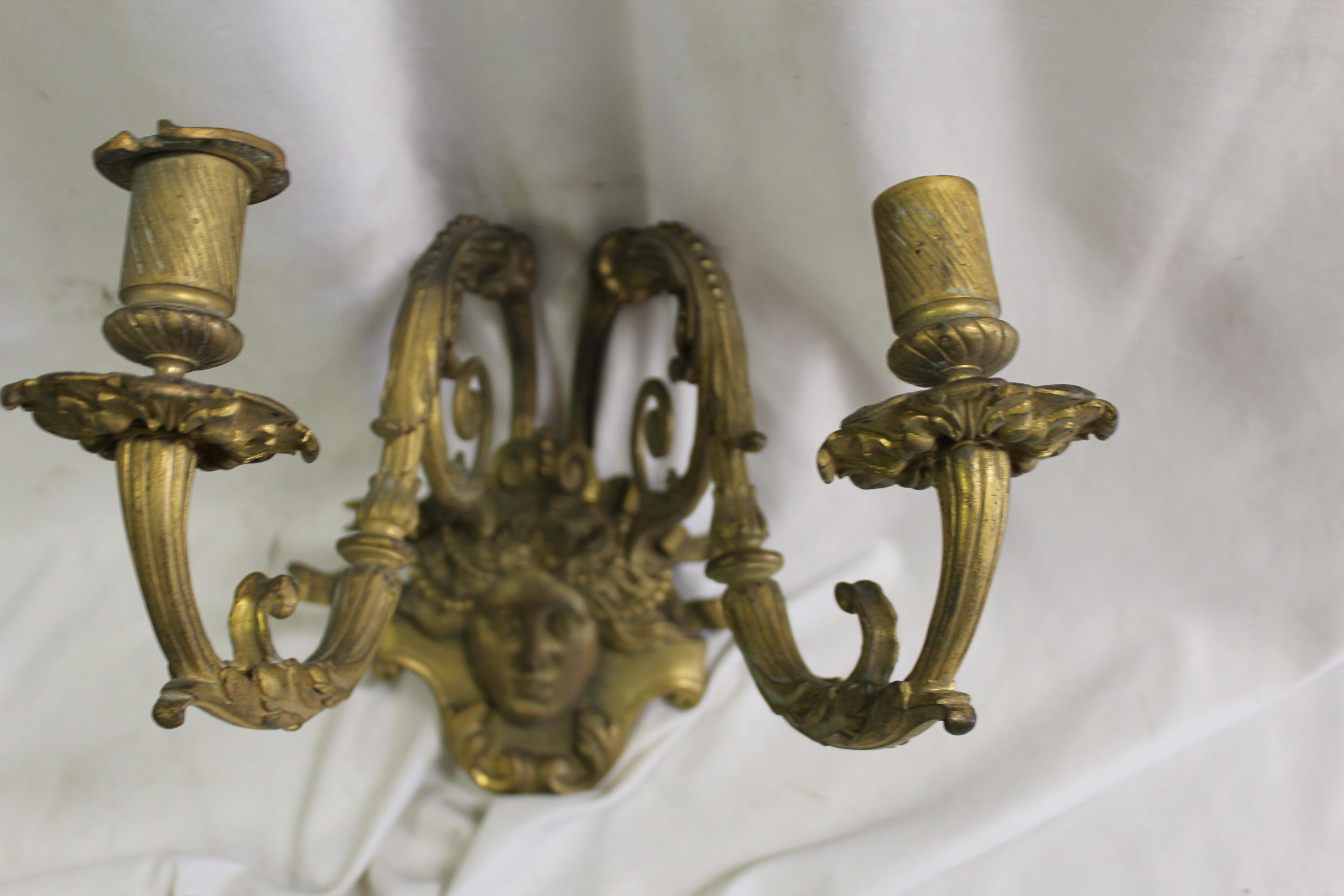 Antiguo  Rostro de Dama , doble brazo , Lámpara Dorada  ,  Una sola principios del siglo XX en venta