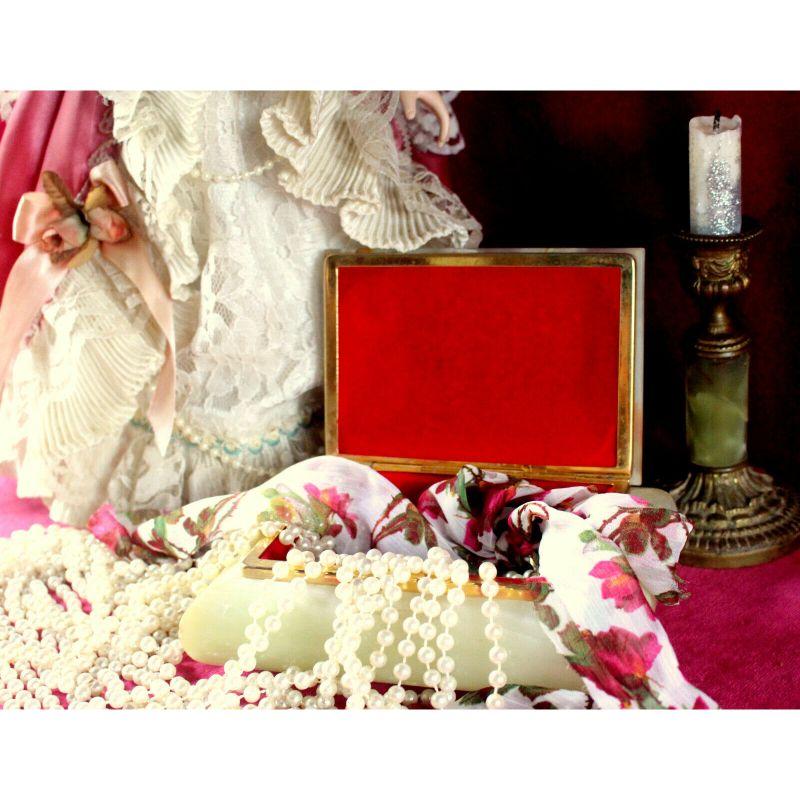 Ancienne boîte à bijoux italienne pour dame en marbre onyx vert et onyx avec intérieur en velours rouge, 20ème siècle en vente 4