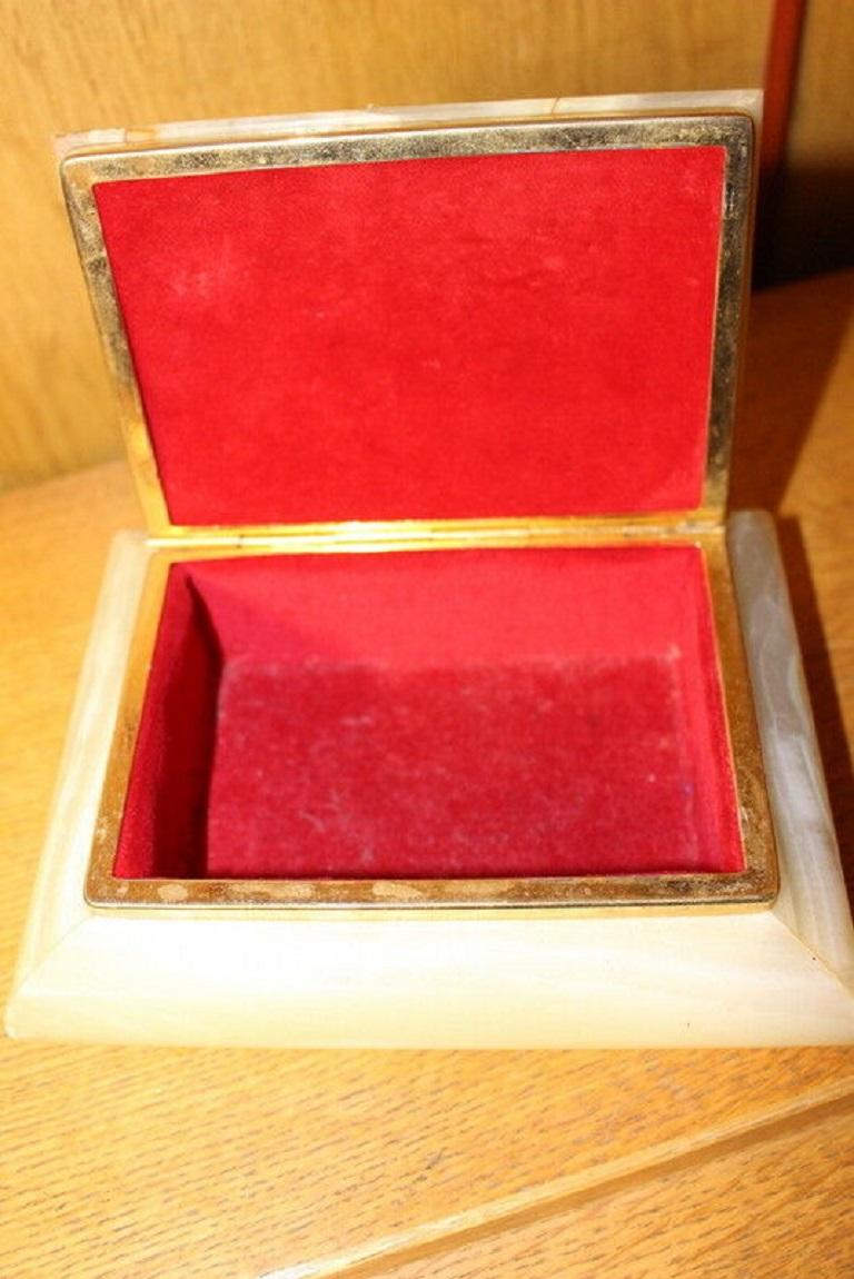 Ancienne boîte à bijoux italienne pour dame en marbre onyx vert et onyx avec intérieur en velours rouge, 20ème siècle Bon état - En vente à SITTINGBOURNE, Kent