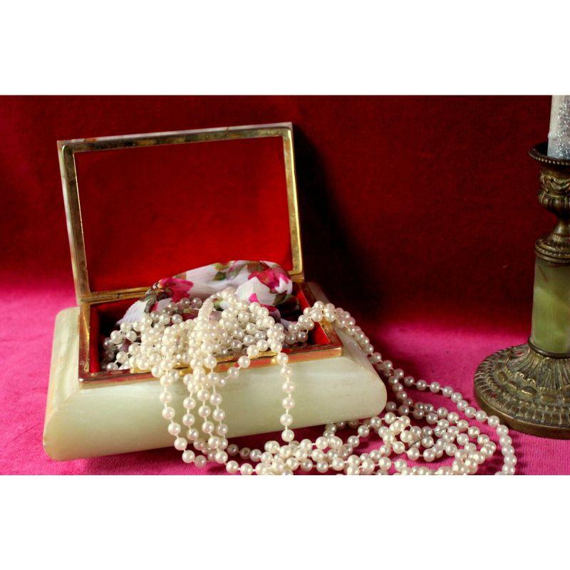 Ancienne boîte à bijoux italienne pour dame en marbre onyx vert et onyx avec intérieur en velours rouge, 20ème siècle en vente 2