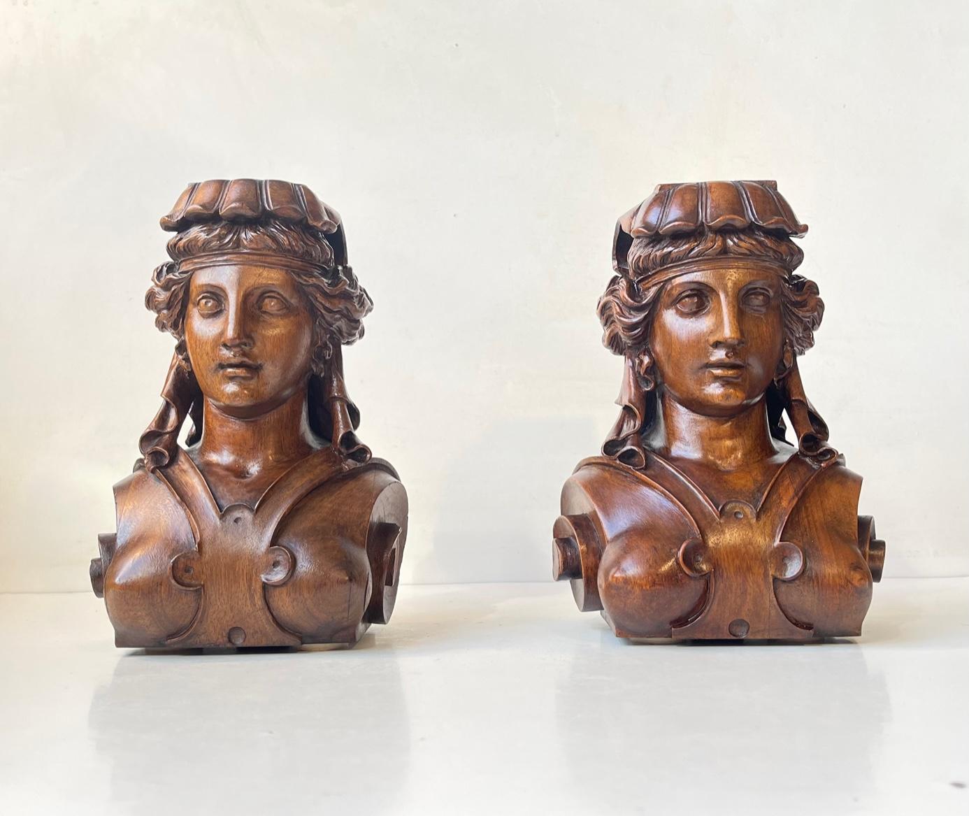 Antique Lady Liberty Bookends in Carved Mahogany, 19th Century, Set of 2 For Sale 7