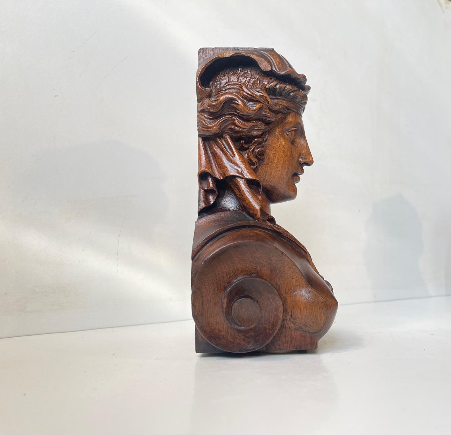 Antique Lady Liberty Bookends in Carved Mahogany, 19th Century, Set of 2 For Sale 8