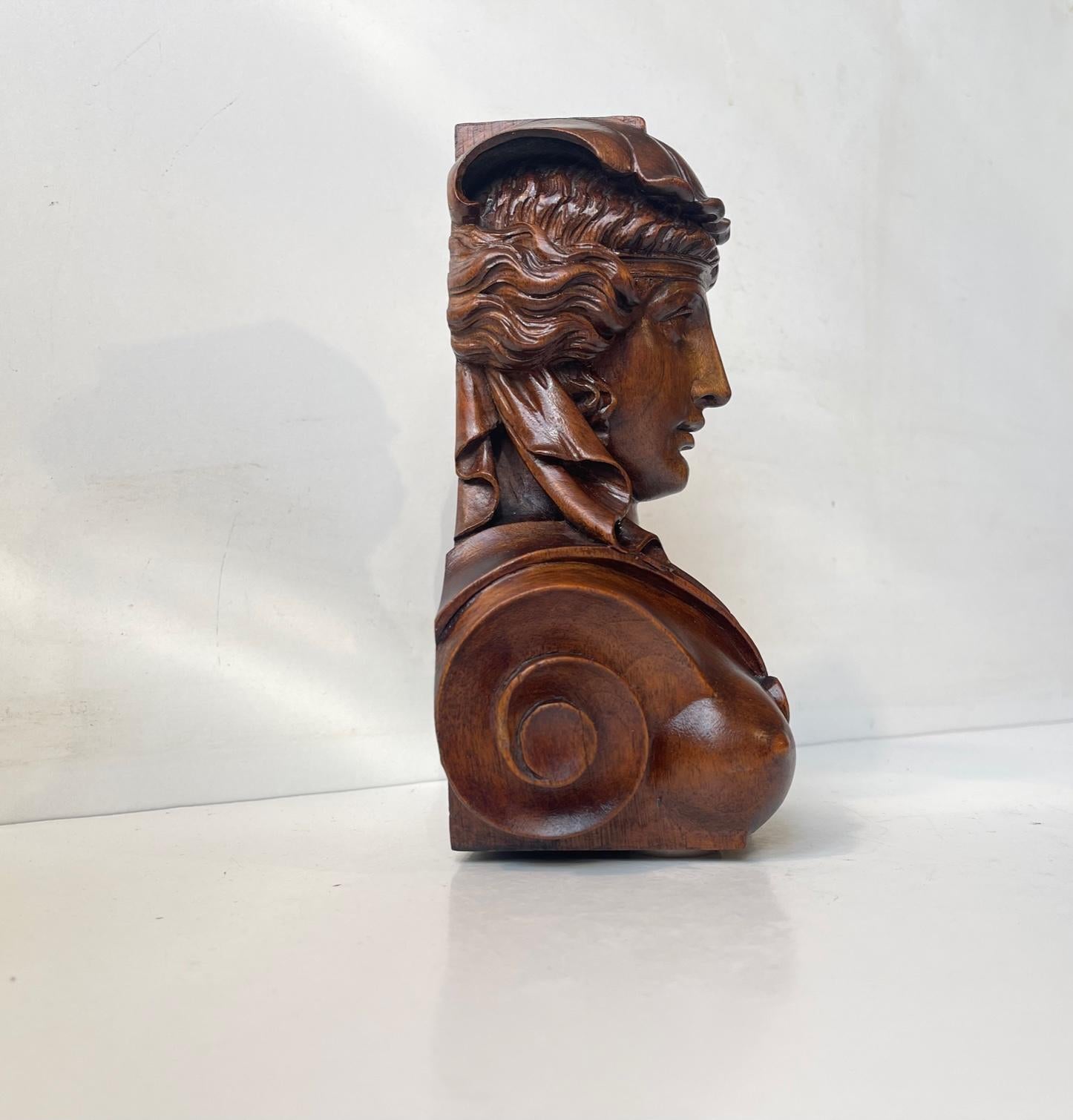 Antique Lady Liberty Bookends in Carved Mahogany, 19th Century, Set of 2 For Sale 1