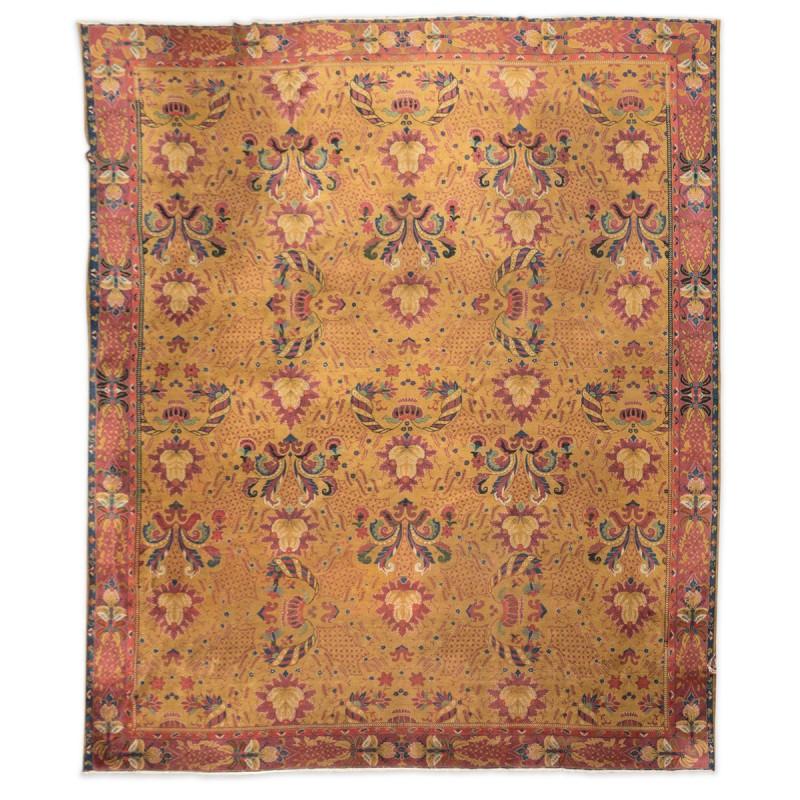 20th Century Lahore Indian Wool Rug, Pink, Green and Yellow Colors, circa 1920, with Art Nouveau design.

- Collection piece very difficult to find nowadays in the international market.
- The rug is designed for the European market of the time,