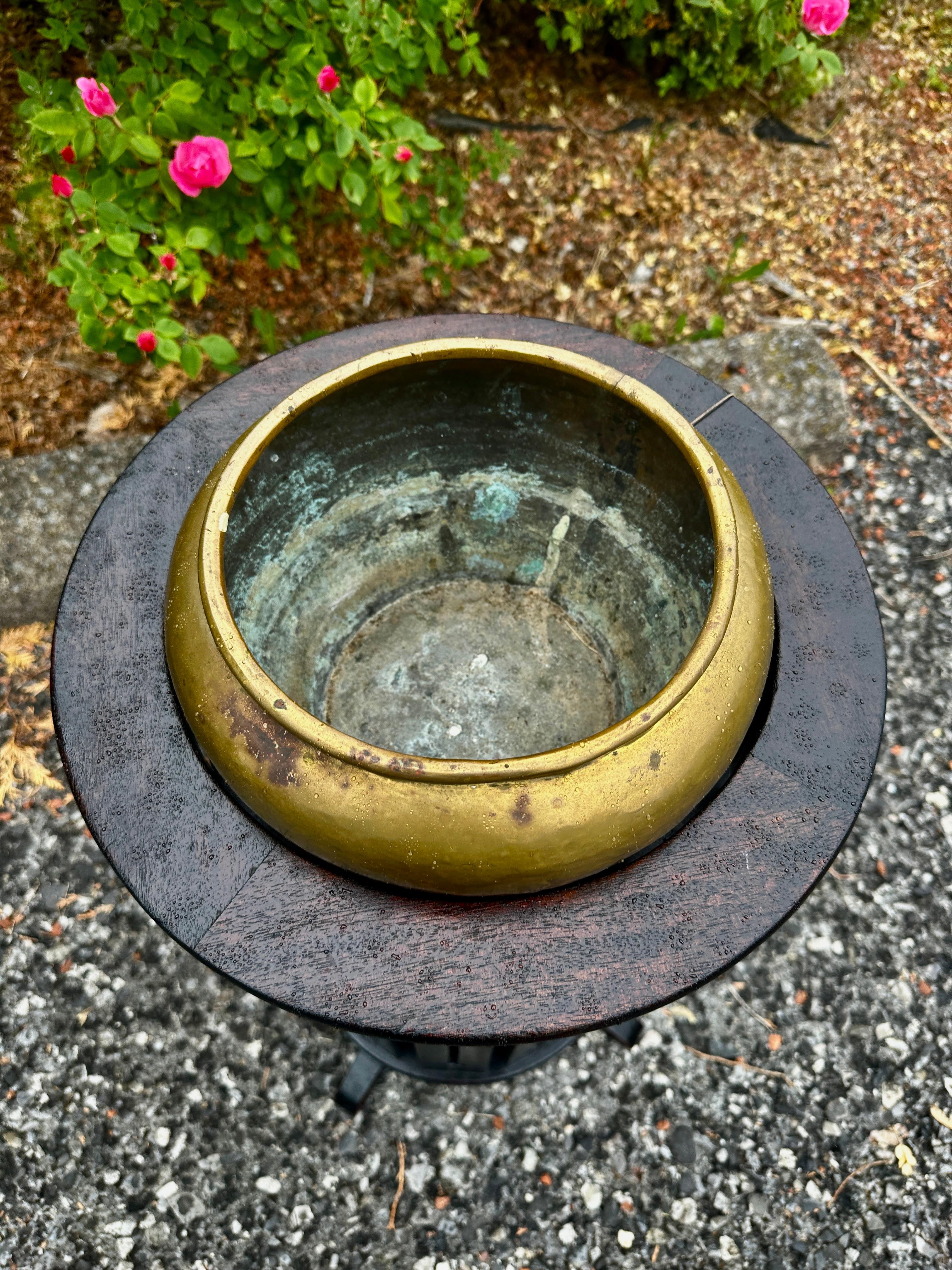 ANTIQUE  