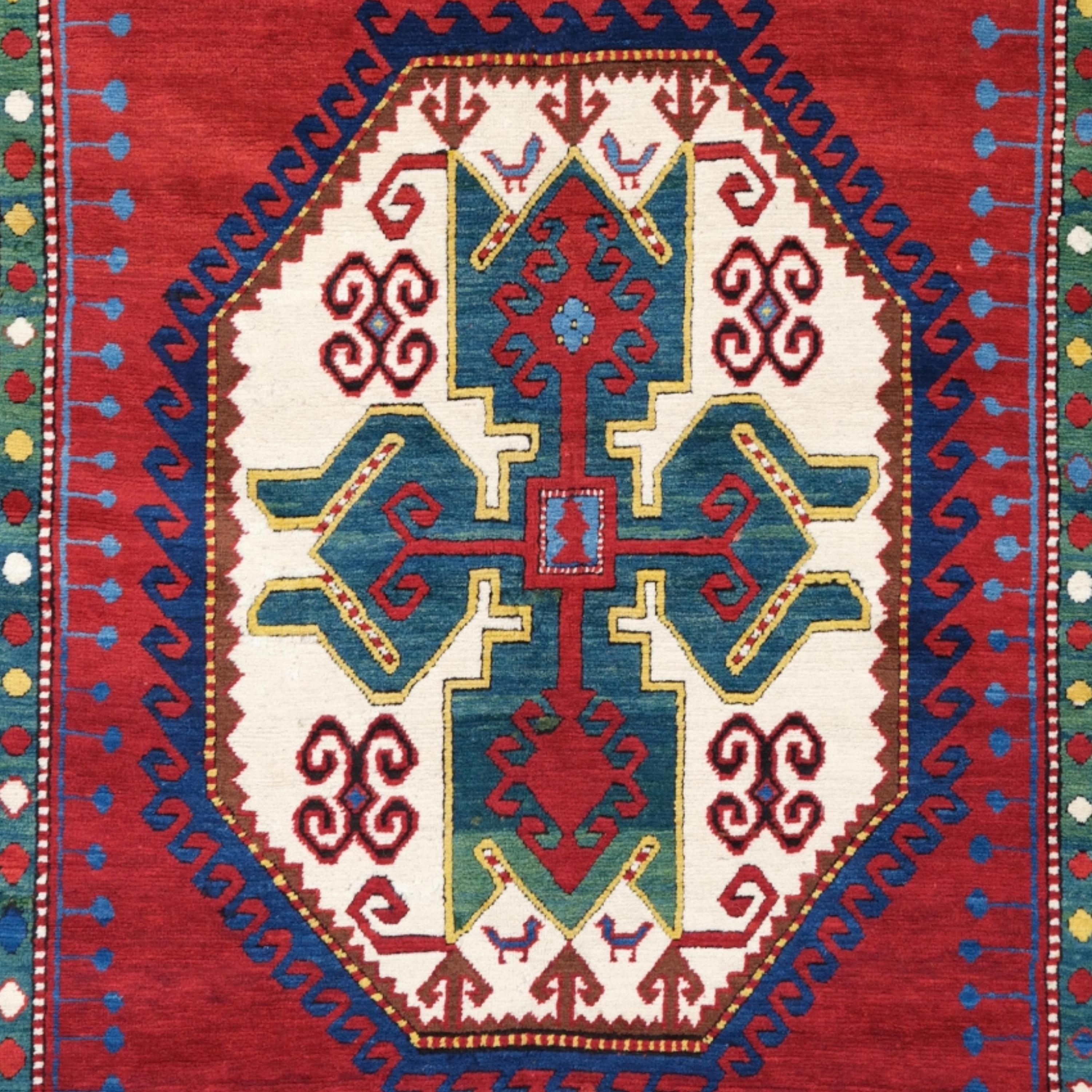 Antique Lambalo Rug - 19th Century Caucasian Lambalo Rug, Antique Rug In Good Condition For Sale In Sultanahmet, 34