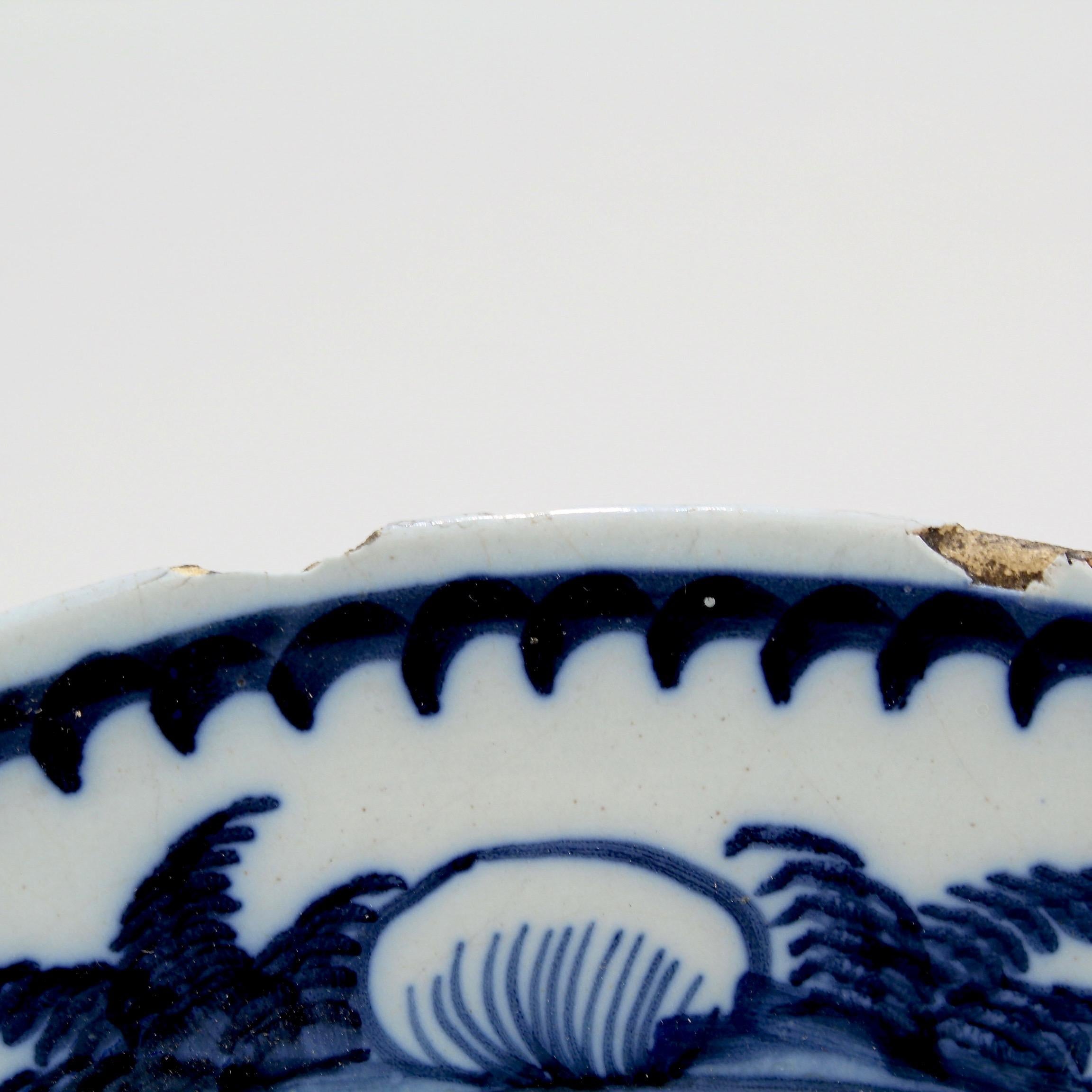 Antike Lambeth 18. Jahrhundert Englisch Delft Pottery Teller mit chinesischen Dekoration (18. Jahrhundert und früher) im Angebot