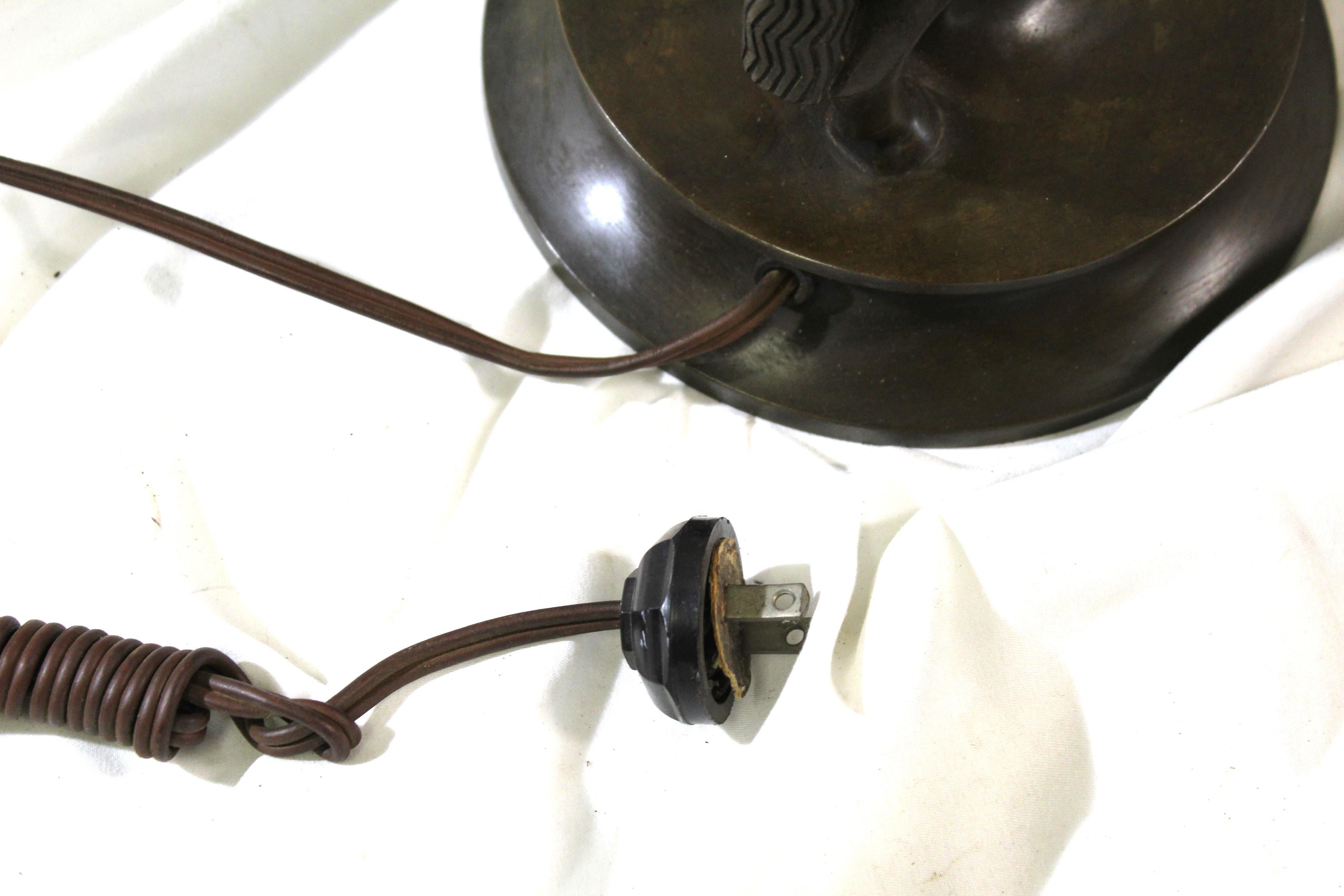 Base de lampe ancienne  Bronze, Nouveau ou Déco en vente 3
