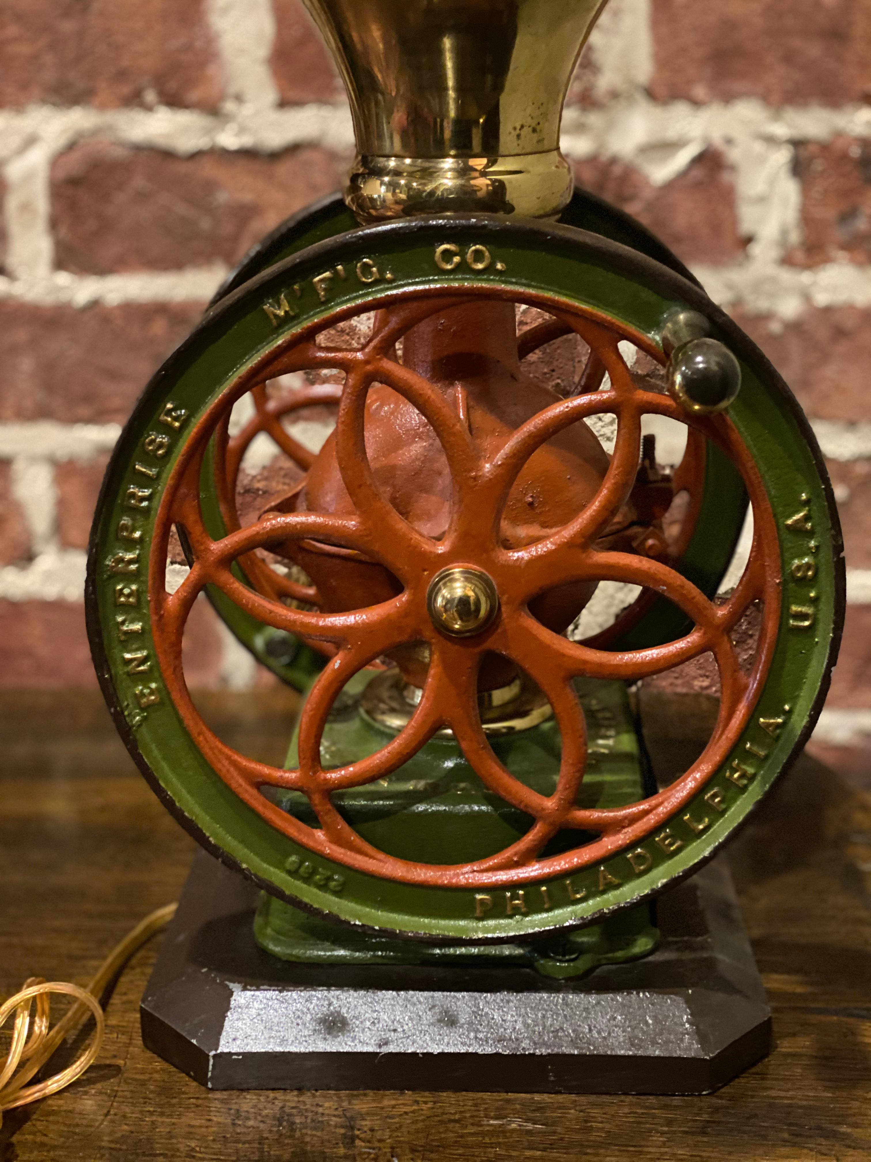 Nord-américain Lampe ancienne Moulin à café Enterprise Mfg Philadelphia PA recâblée 1 de 2 en vente