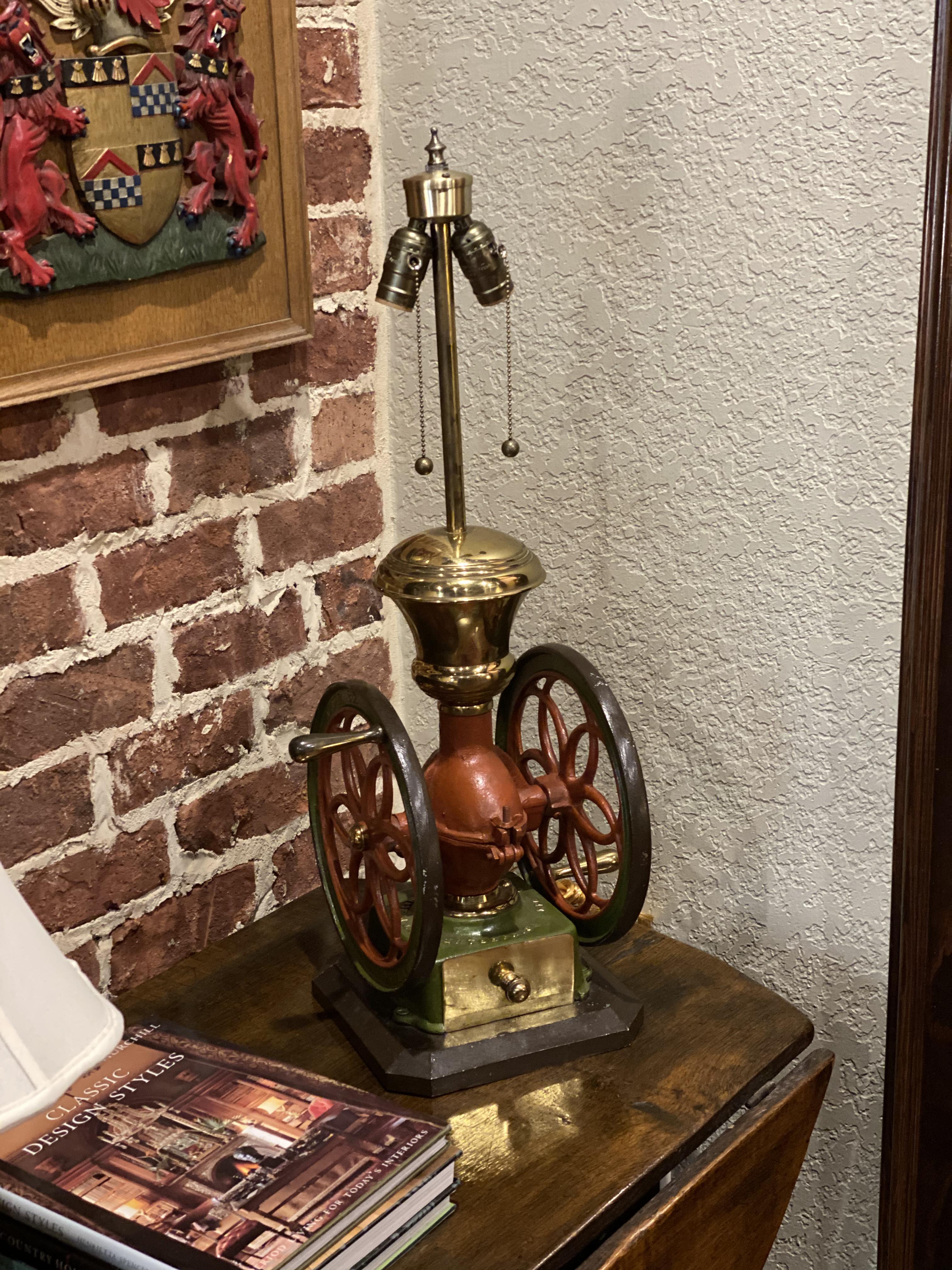 Lampe ancienne Moulin à café Enterprise Mfg Philadelphia PA recâblée 1 de 2 Bon état - En vente à Tyler, TX
