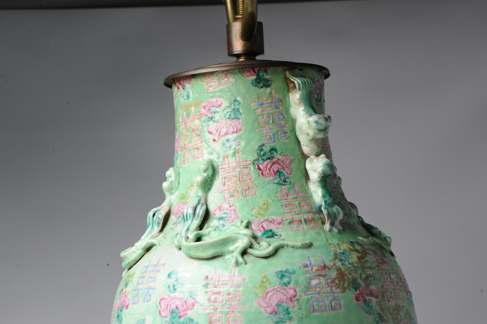 Vase de lampe ancien en porcelaine chinoise de la période Qing avec idéogrammes en vente 8