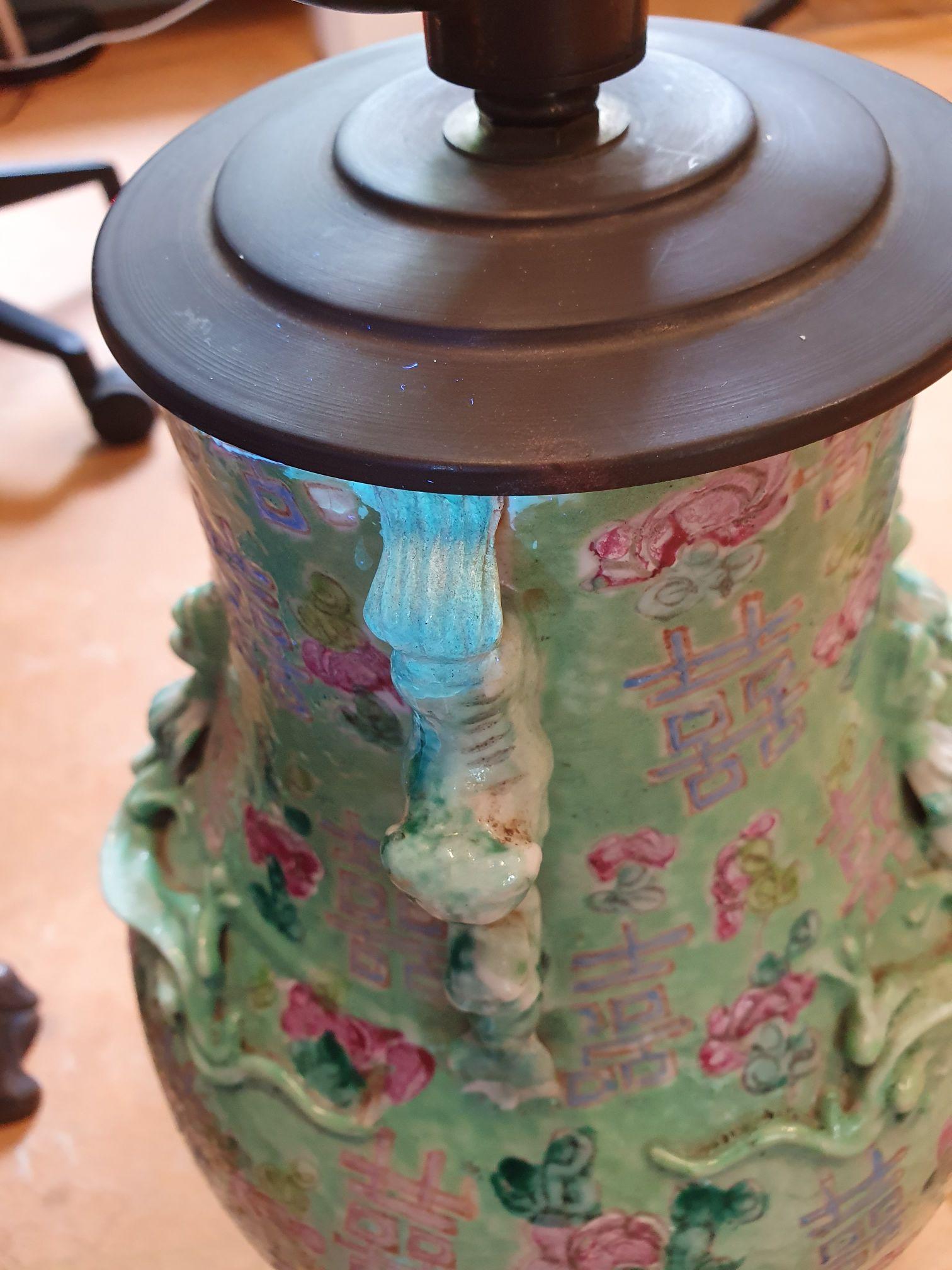 Antique Lamp Vase Chinese Porcelain Qing Period Cantonese with Ideograms In Fair Condition For Sale In Amsterdam, Noord Holland