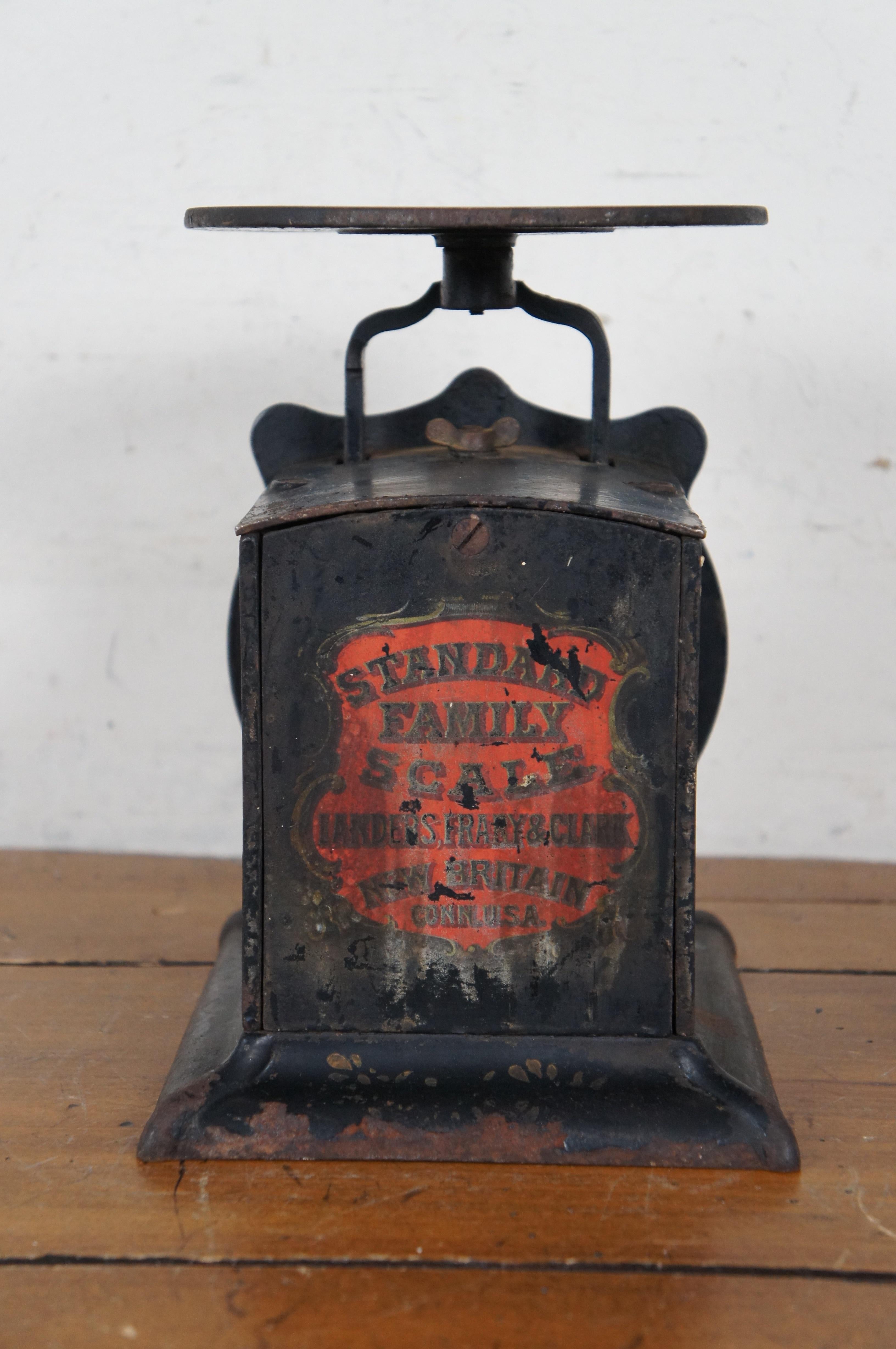20th Century Antique Landers Frary & Clark Turnbulls General Store Family Kitchen Scale