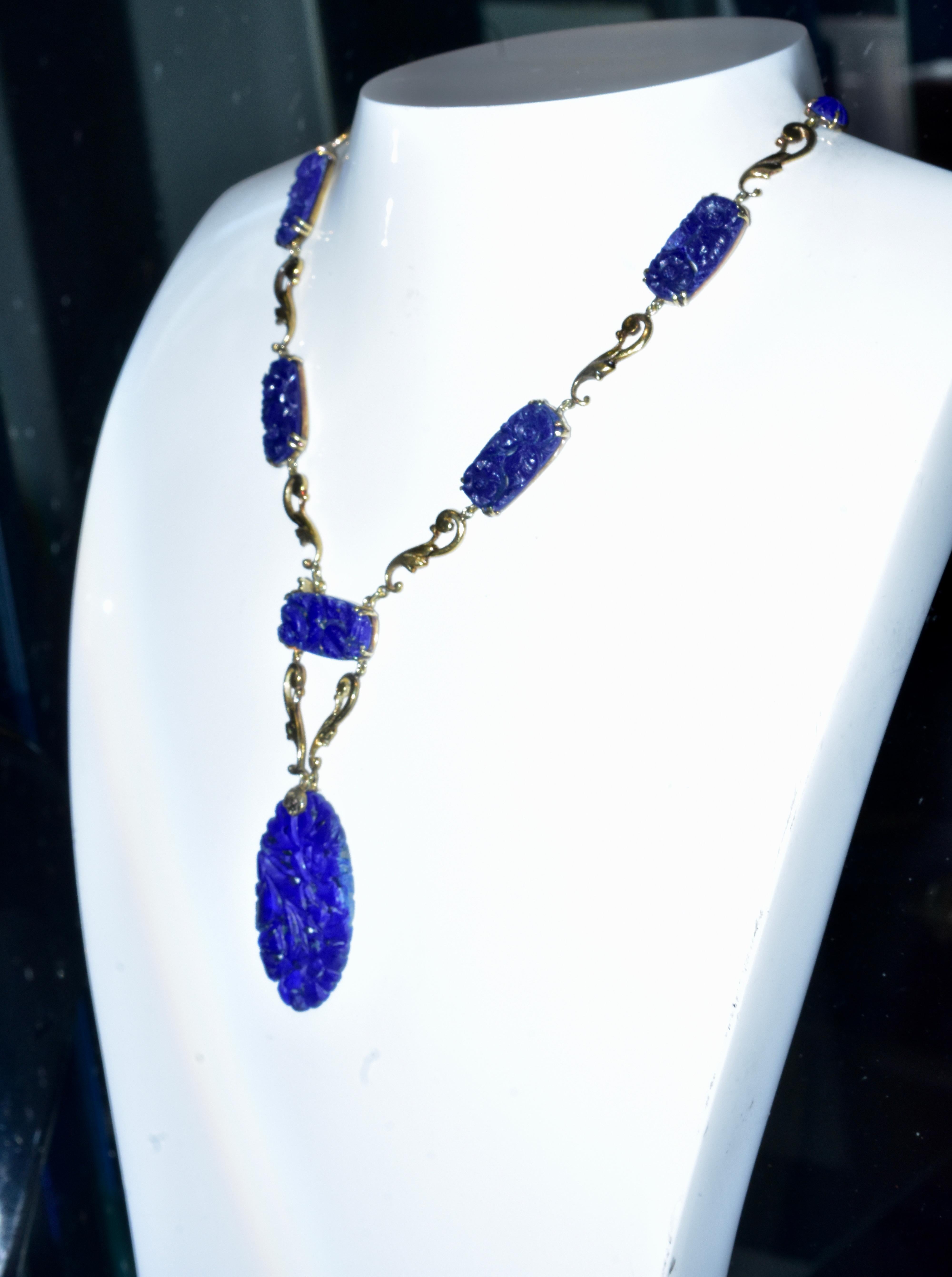 Cabochon Antique Lapis and Gold Necklace, American by Walter Lampl, c. 1915. For Sale