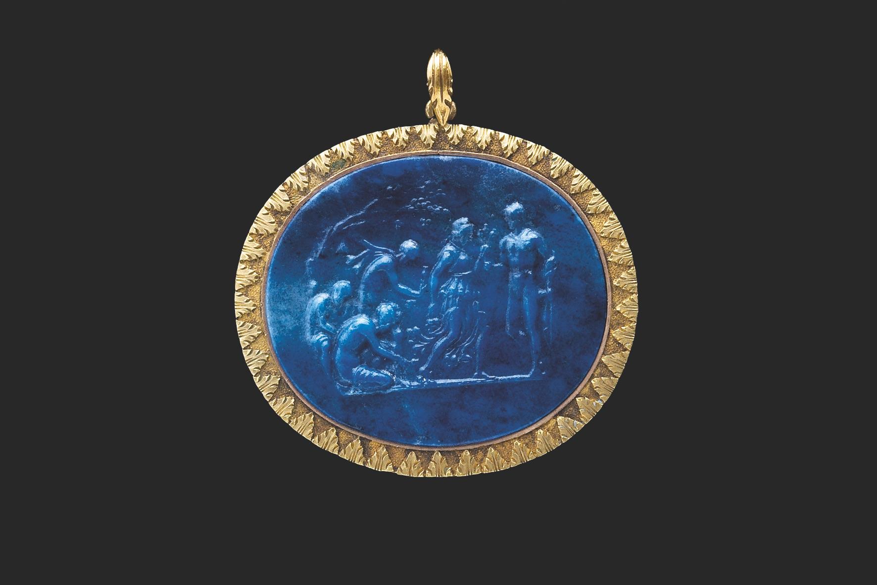 Collier pendentif camée de la mythologie grecque ancienne en or 18 carats et lapis-lazuli en vente 2