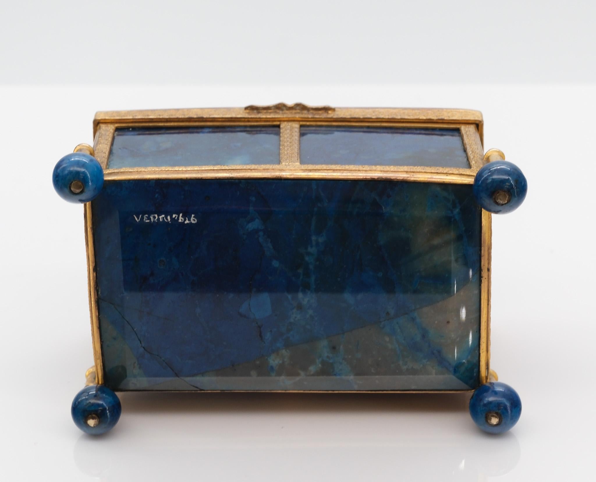 Antiguo cofre en miniatura de lapislázuli y metal dorado French Circa 1880 en venta 7