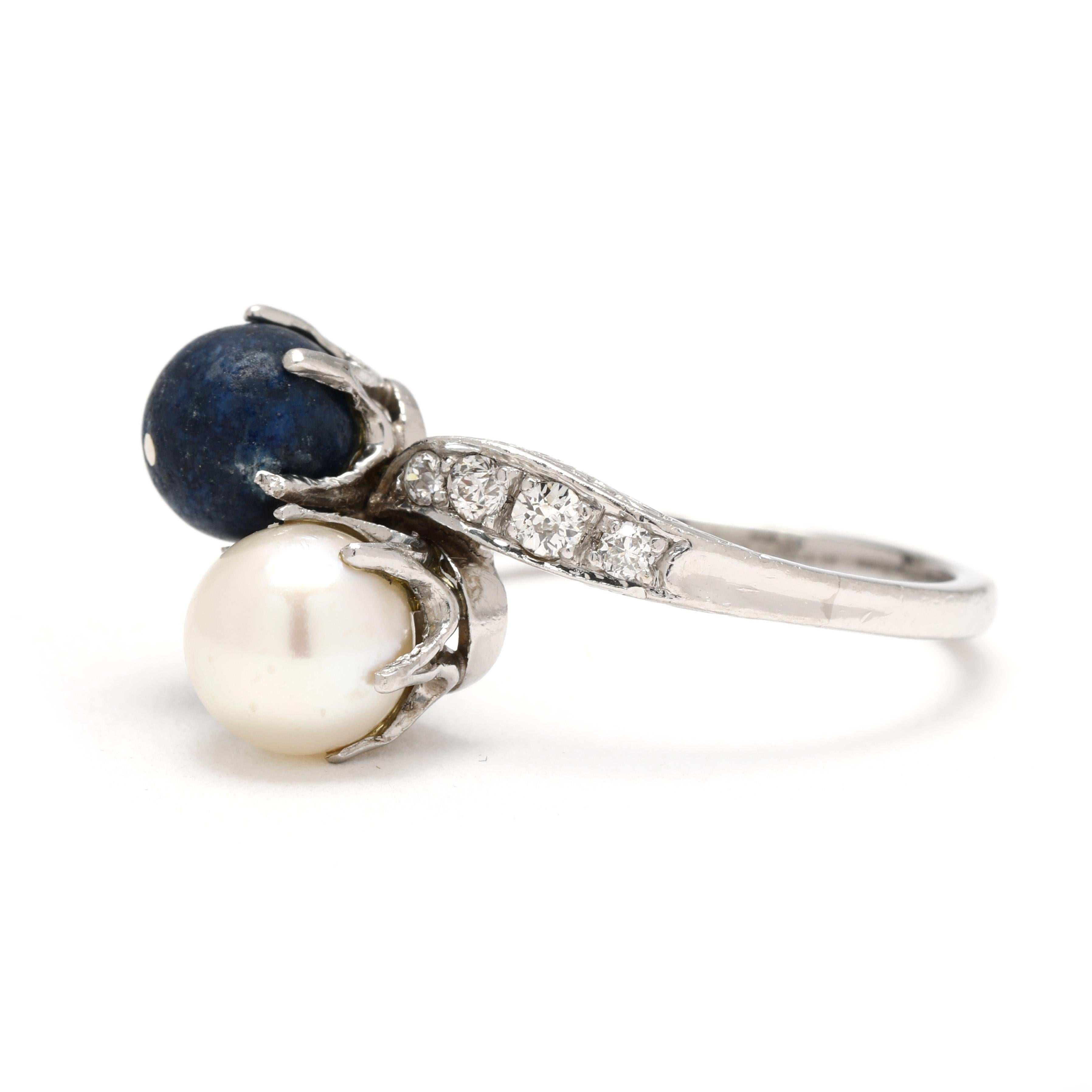 Bague Toi et Moi ancienne en platine, perle et diamants, taille 6,75 Bon état - En vente à McLeansville, NC