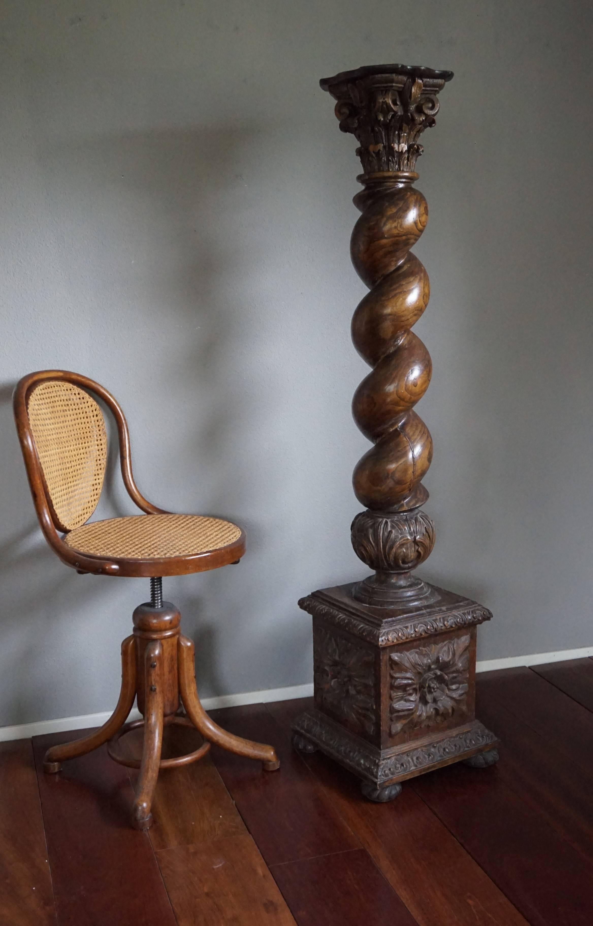 Antique Large & Hand-Carved Mid-19th Century Baroque Pedestal / Sculpture Stand In Good Condition In Lisse, NL