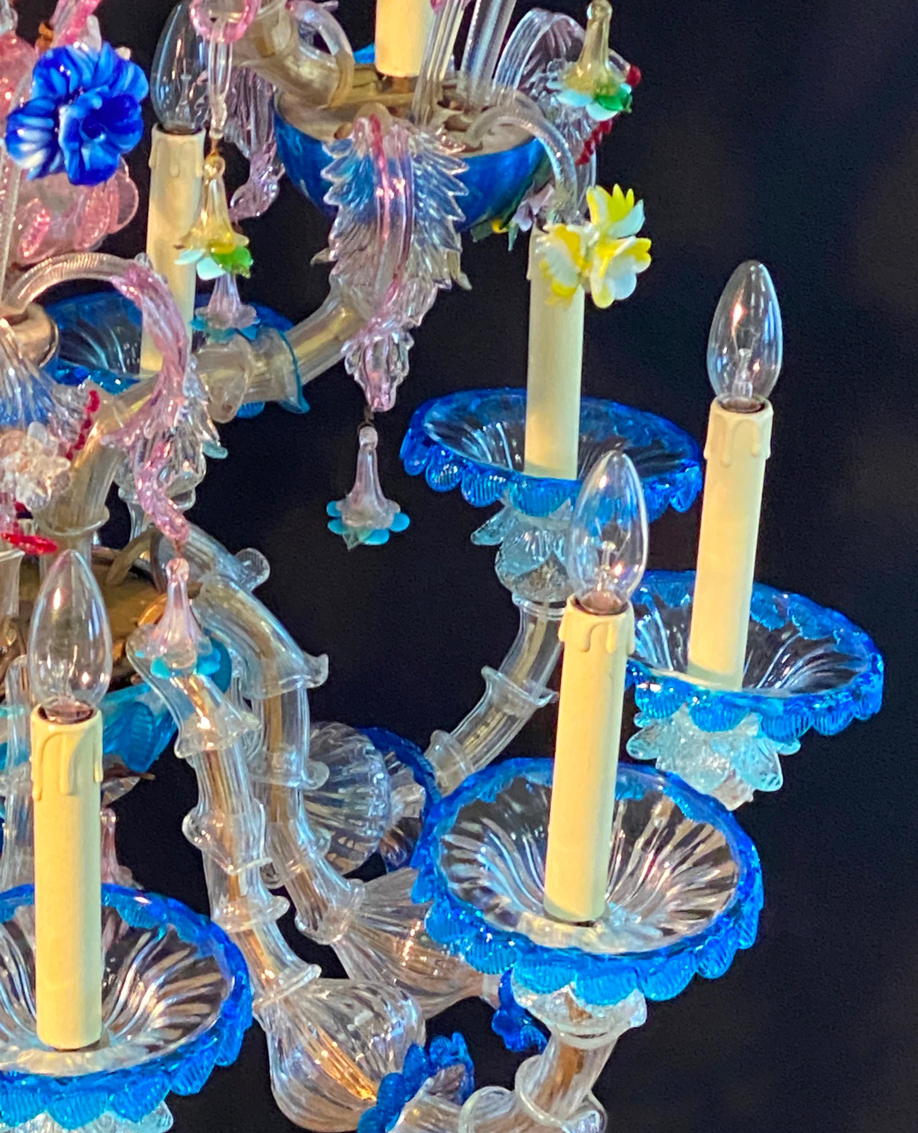 Antigua araña grande de 12 brazos de Murano Rezzonico Floral, Italia Principios de 1900 Hecho a mano en venta