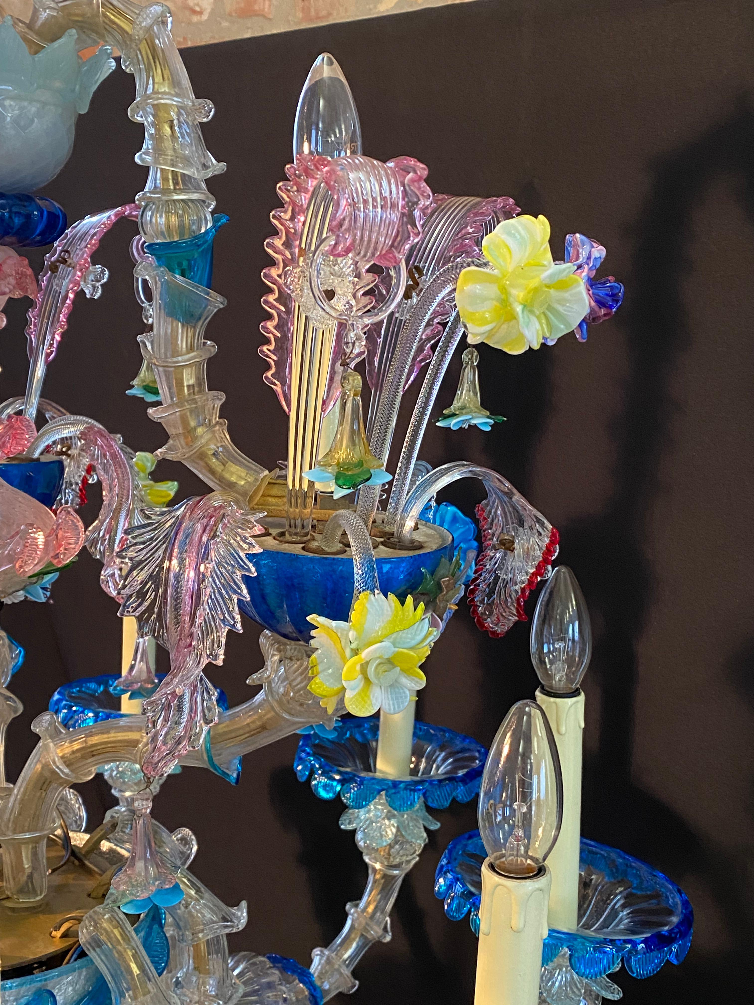 Antigua araña grande de 12 brazos de Murano Rezzonico Floral, Italia Principios de 1900 principios del siglo XX en venta