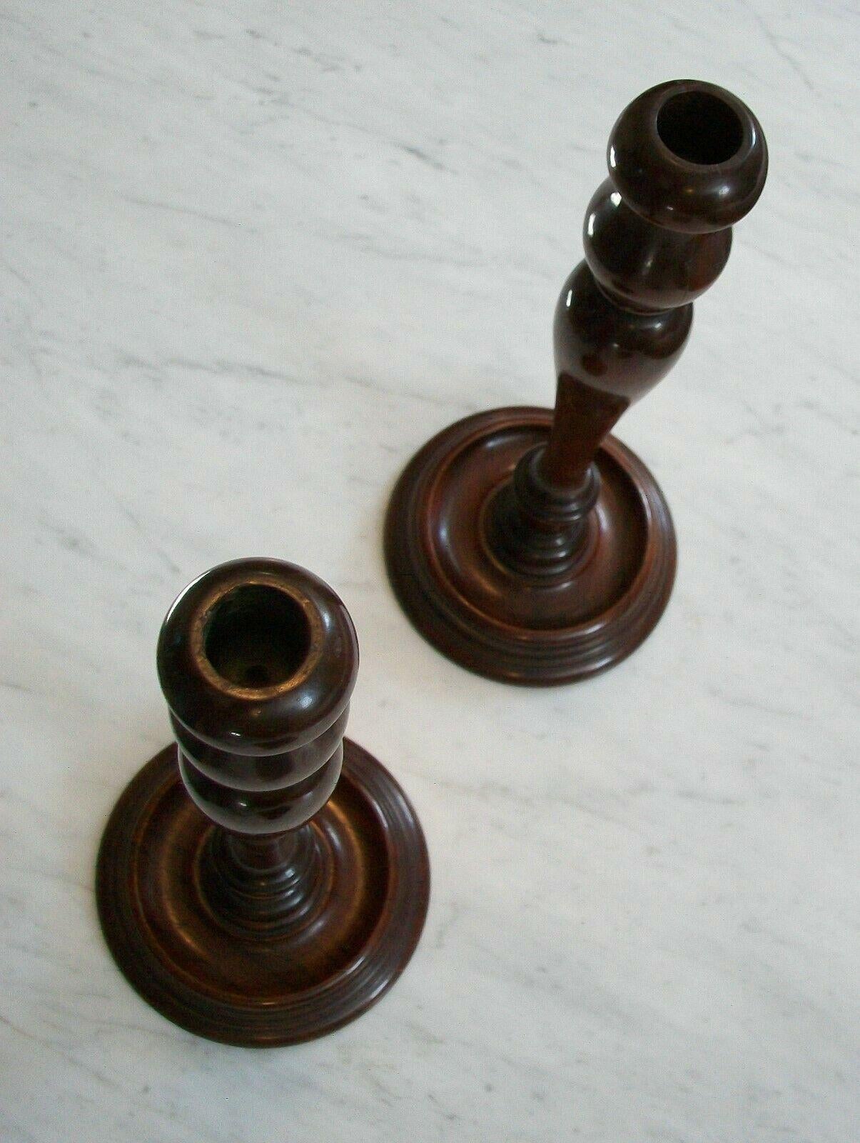 Antique Large Pair of Hardwood Candlesticks - Rich Patina - U.S.A., C.1900 In Good Condition For Sale In Chatham, ON