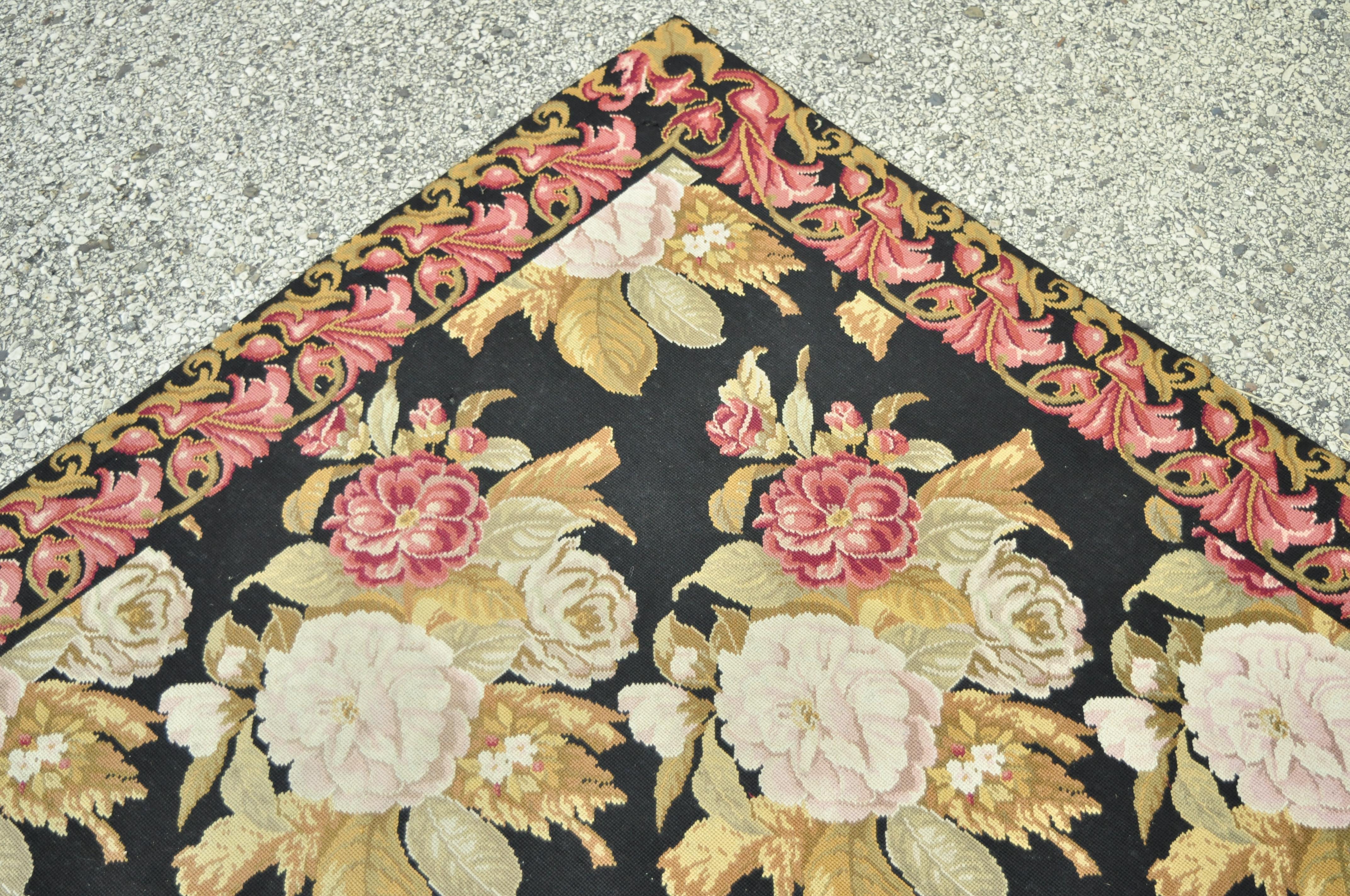 Antique Large American Art Nouveau Floral Hand Hooked Wool Rug Carpet For Sale 5