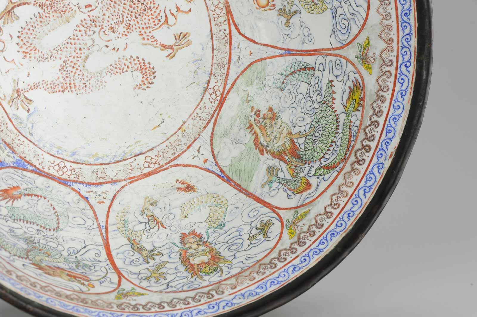 Ancien grand bol cantonéen marqué Kangxi, marqué du palais de Bejing et dragon chinois en vente 4