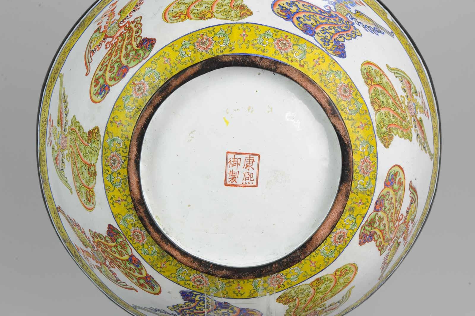 Ancien grand bol cantonéen marqué Kangxi, marqué du palais de Bejing et dragon chinois en vente 10